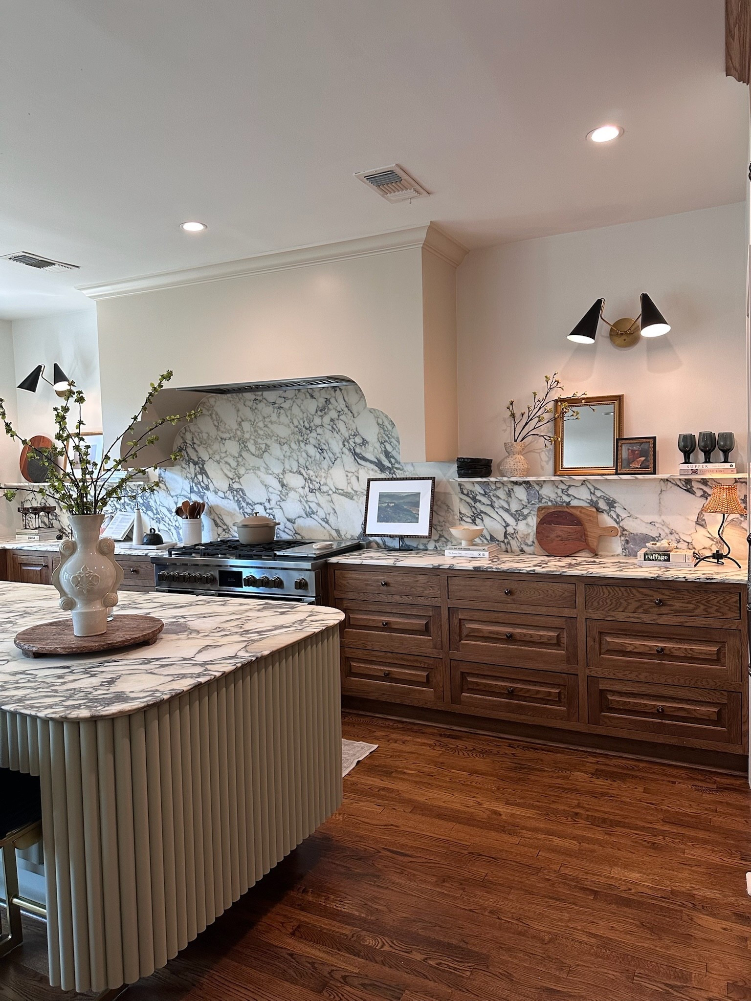 Kitchen // kitchen decor, countertop decorative objects, utensil holder, bar stools, kitchen table, dining nook, dining chairs, modern home decor, modern decor, tablescape, modern home decor, neutral home decor, dining room, dining room decor, neutrals, neutral home, decor, modern, minimalist, minimalist style, wall hanging decor, boho decor, neutrals, interior, interior design 


#LTKHome #LTKStyleTip