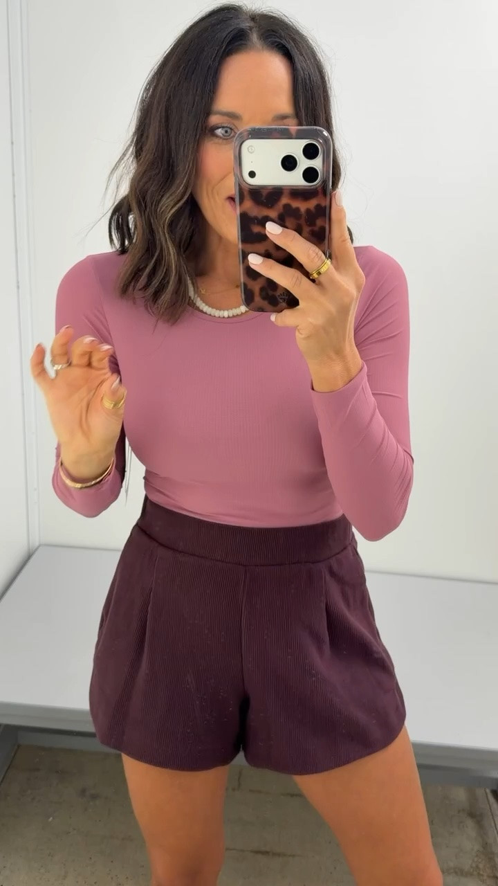 okay this color combo is SO good 😍 the shorts are giving Aerie, but you’d never guess this whole look is Walmart. such a good one for fall!

#walmartfinds #walmartfashion #walmartstyle #walmartoutfits #affordablefashion #ltkfinds #lookforless #falloutfits