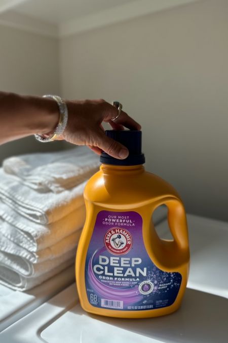 What I use for deep odors 🤍🤍
A great detergent for a big family and lots of odors! I use it for Sports uniforms and stinky socks!   

https://liketk.it/4FuHL #liketkit @shop.ltk 
#ad AHDeepClean #DeepClean #ArmandHammerPartner #TikTokMadeMeBuyIt @armandhammerlaundry