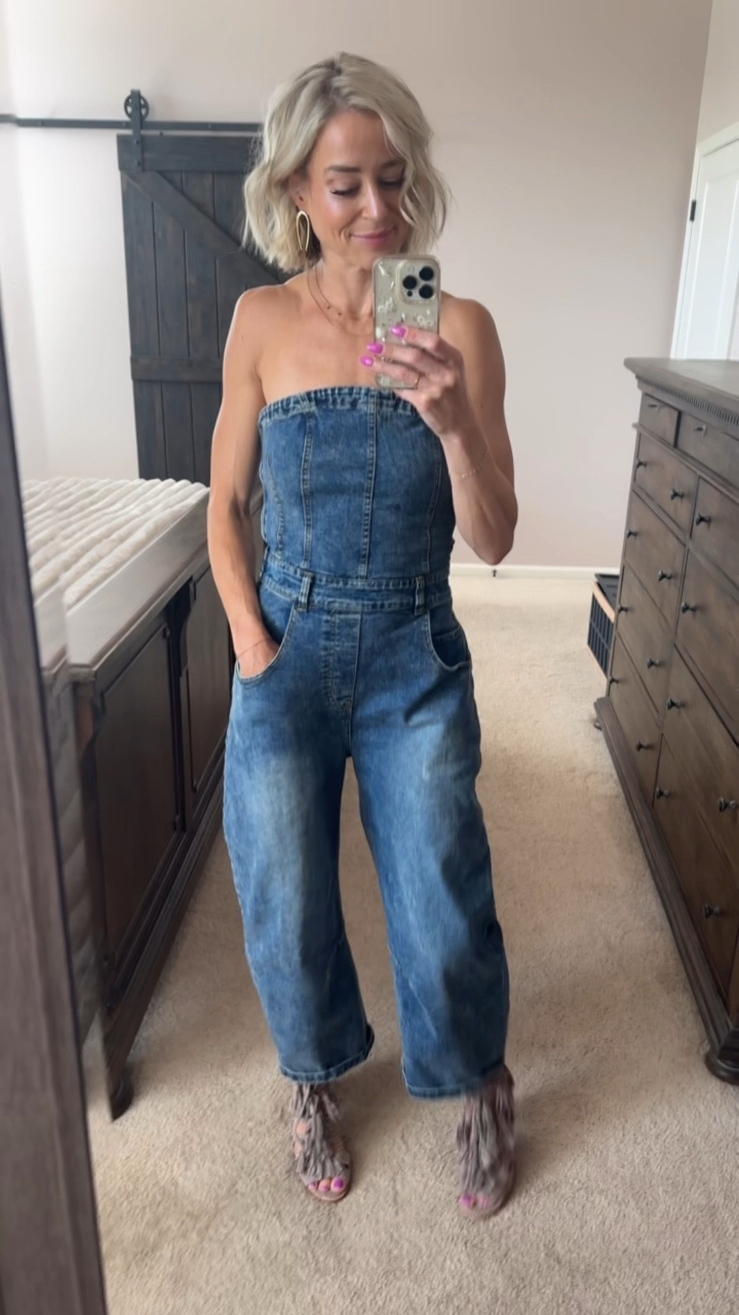 Traded in my eyeliner for some barrel legs. Not mad about it
Not mad about it. I’m in a S (it’s honestly a little big)


#LTKSaleAlert #LTKOver40 #LTKStyleTip