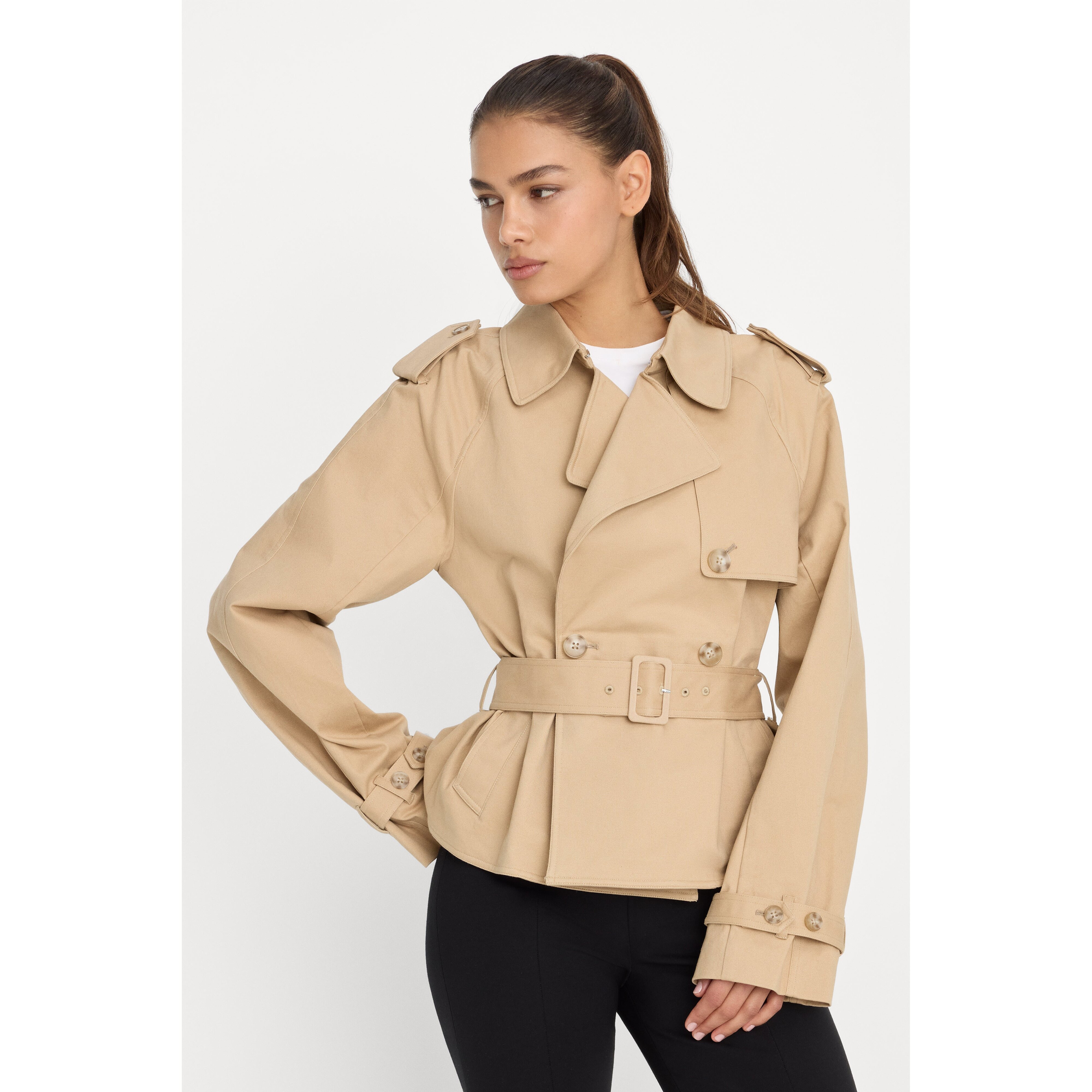 Women's Cropped Trench Jacket | Sandy Fawn, Size Small | Good American by Khlo� Kardashian | Good American
