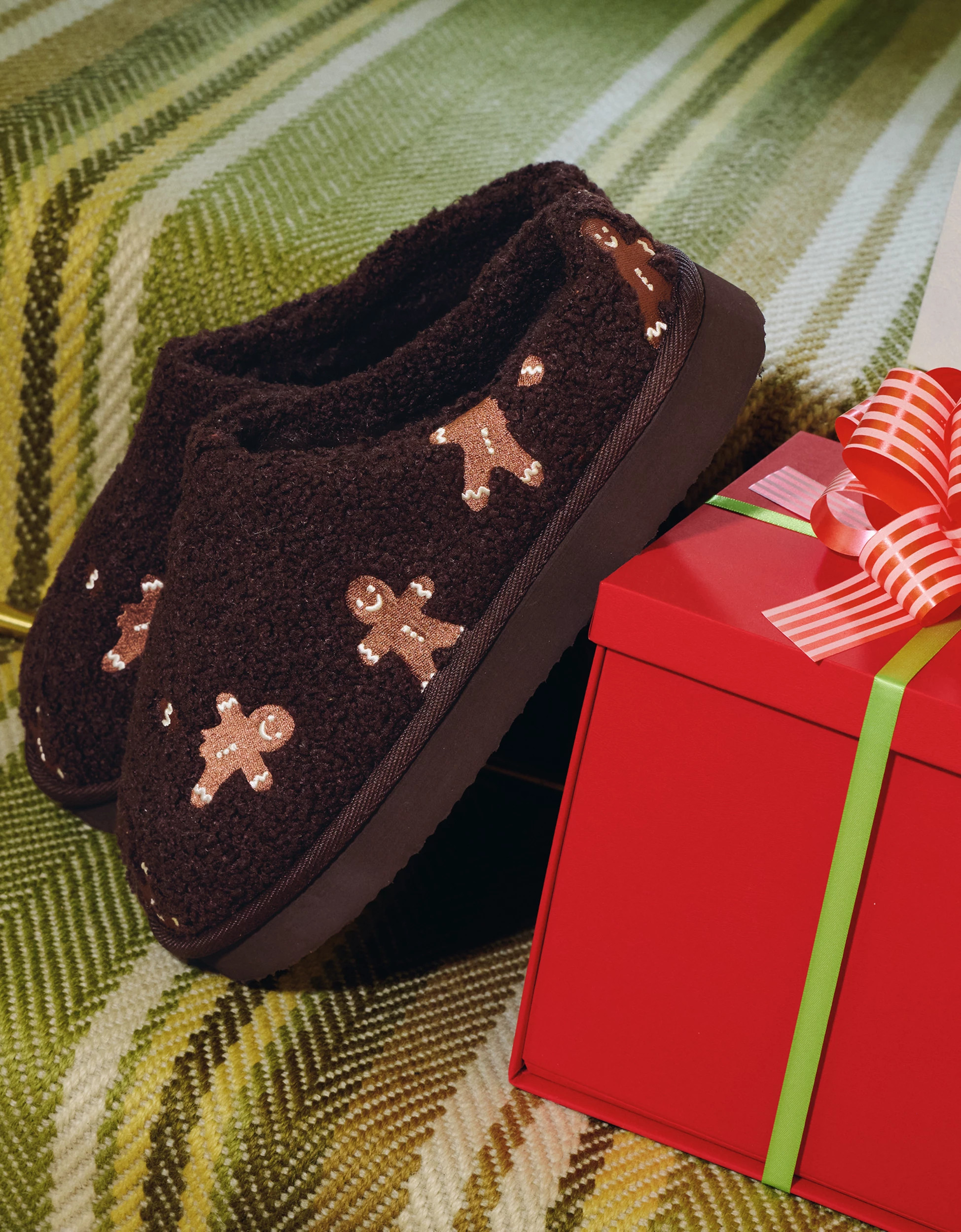 Aerie Embroidered Slippers | Aerie