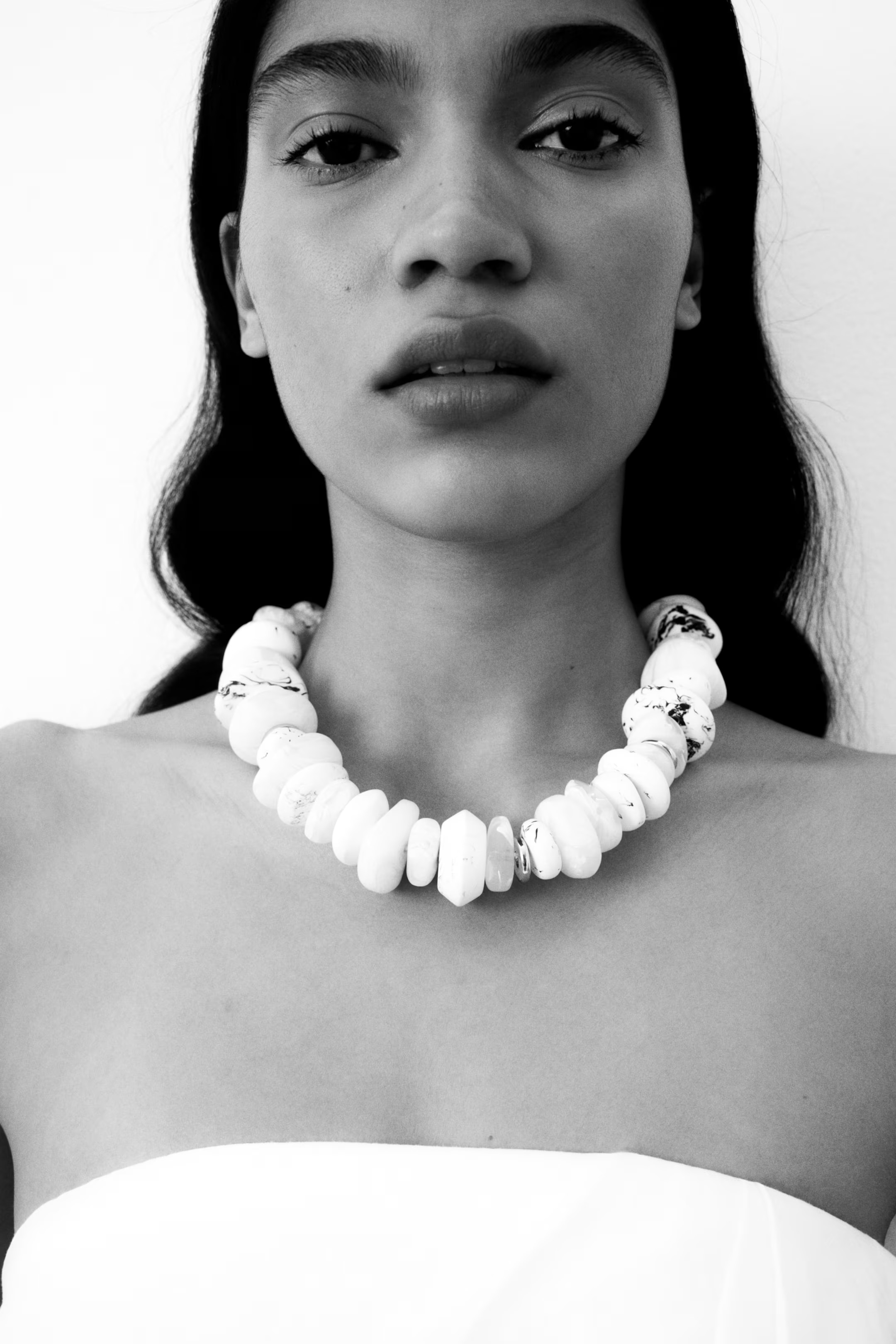 Stone-detail necklace | H&M (UK, MY, IN, SG, PH, TW, HK)