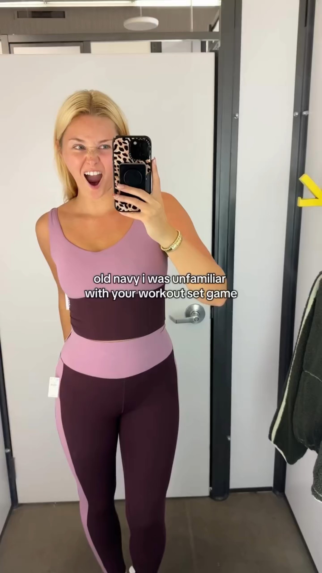 Cozy, sleek, and ready for anything 🖤
Loving my Old Navy Extra High-Waisted StudioSmooth 7/8 Leggings paired with the StudioSmooth Seamed Longline Top — the ultimate mix of comfort and style. Perfect for errands, coffee runs, or a low-key workout.

🛍️ Linked on my LTK under “Activewear Favorites”
#OldNavyActive #StudioSmoothLeggings #LTKStyle #LTKUnder100 #FallAthleisure #ActivewearOOTD #LTKFinds #LTKFallFashion #LTKActive #SeamedTop #HighWaistLeggings #EverydayAthleisure