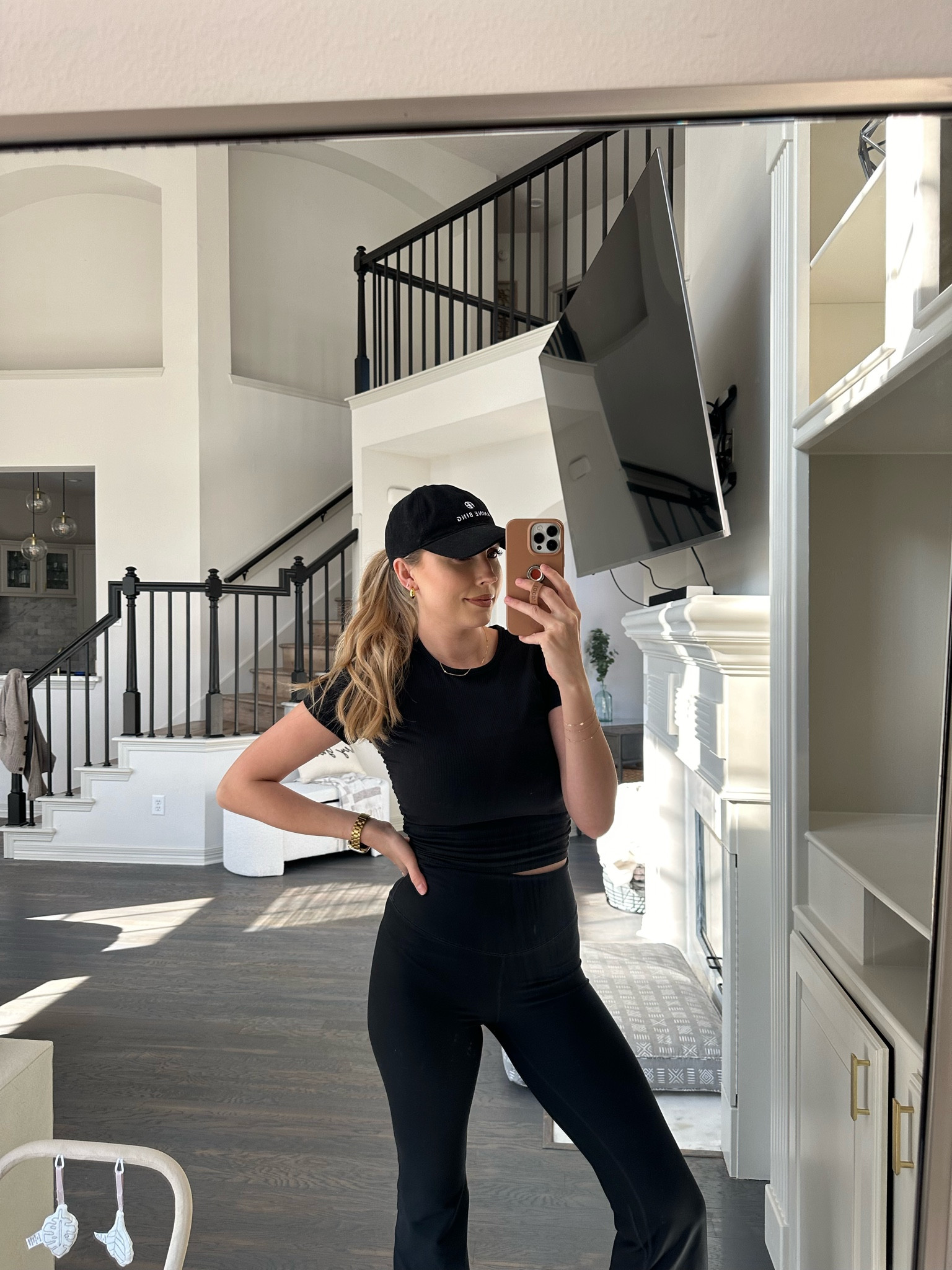 Walk outfit: top in size 6, leggings in small

#LTKfitness #LTKstyletip