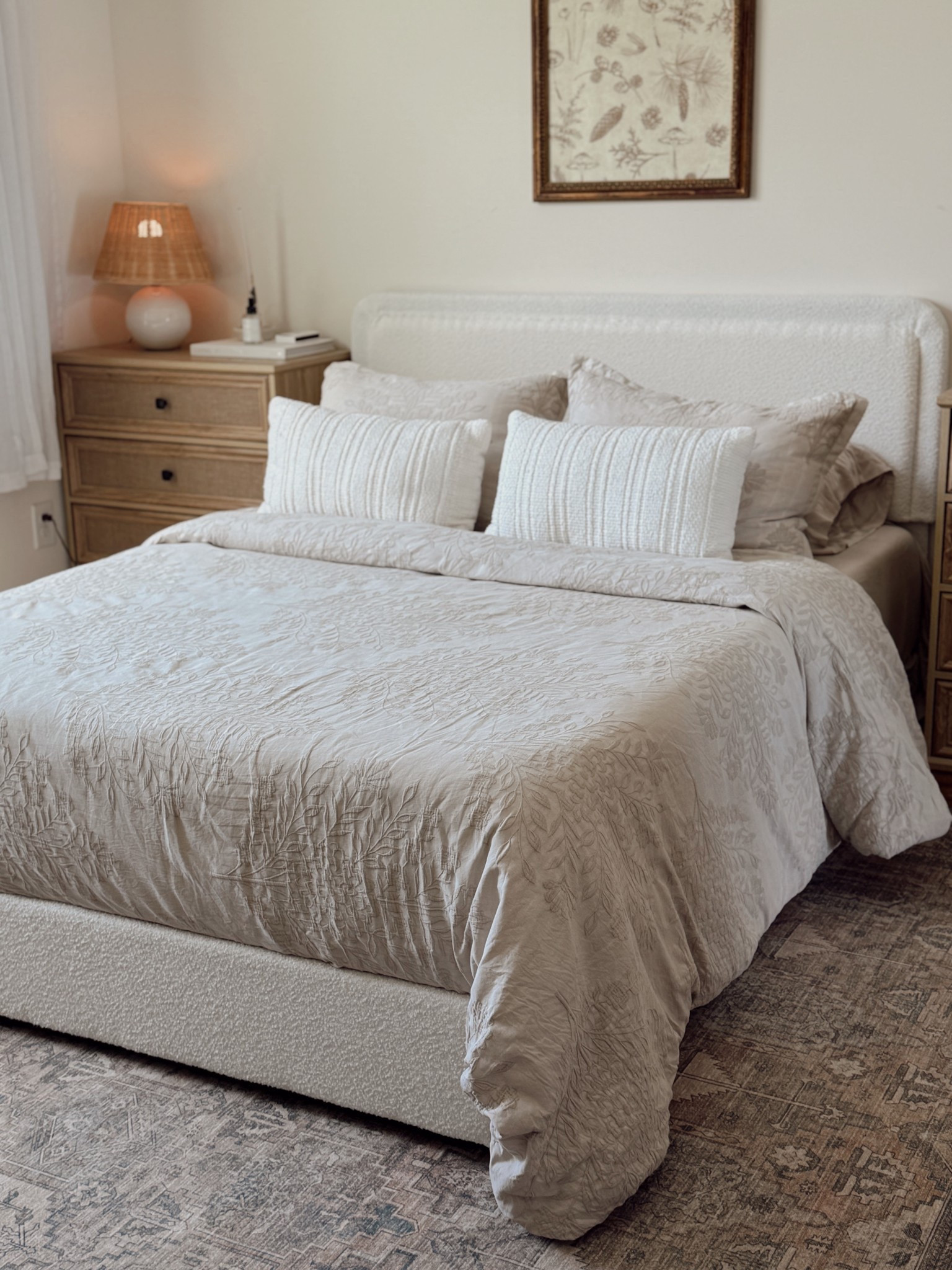 cozy and clean guest room 🤎🏡 #amazonhome #targethome #neutralhome #cozy #pretty #bedroom #sherpabed #affordablefurniture 

#LTKHome