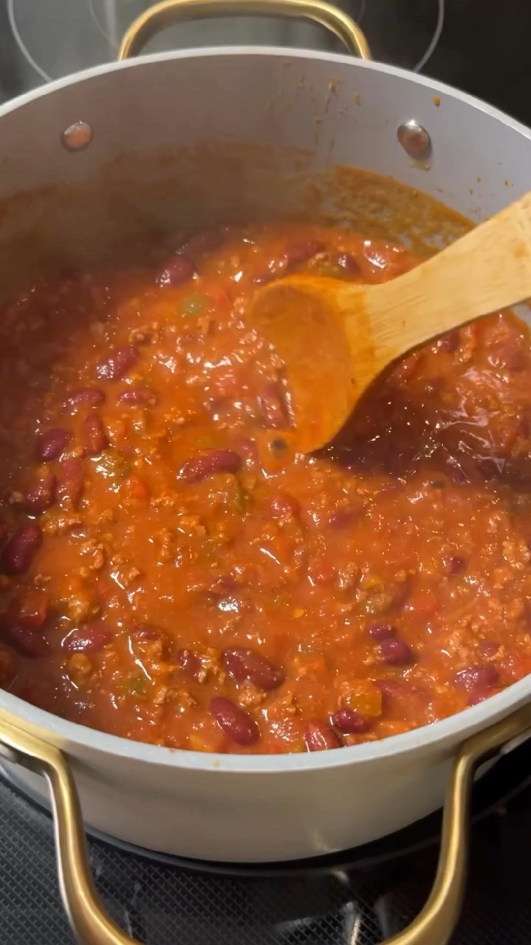 Chili is the ultimate fall comfort meal. What’s your favorite way to make it? I love it extra spicy!🌶️ I used my Sam’s Club cookware for this recipe. 
 
Ingredients:
Oil
1 diced green bell pepper
1 diced jalapeño
1 diced onion
3 minced garlic cloves
1 lb ground beef
 
Chili seasoning:
2T @traderjoes hot chili powder
1 t cumin
1 t @slapyamama 
1 t paprika
1/2 t onion powder
1/2 t garlic powder
1 t @flatironpepper 
1 t oregano
 
1 @kettleandfire bone broth
1 large can crushed tomatoes
1 can @roteltomatoes 
2 cans kidney beans
_
#fallrecipe #fallcontent #fallfood #michiganfall #michiganfoodie #metrodetroitfoodie #michigan 
  _
Fall recipe, fall content, fall food, michigan fall, michigan, Metro Detroit, Metro Detroit foodie, Michigan life

#LTKHome #LTKSeasonal #LTKFamily