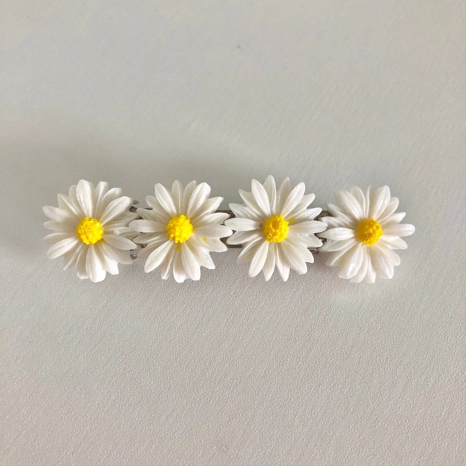 White Daisy Flower Handmade Hair Clip Barrette, Flower Girl Accessory - Etsy | Etsy (US)