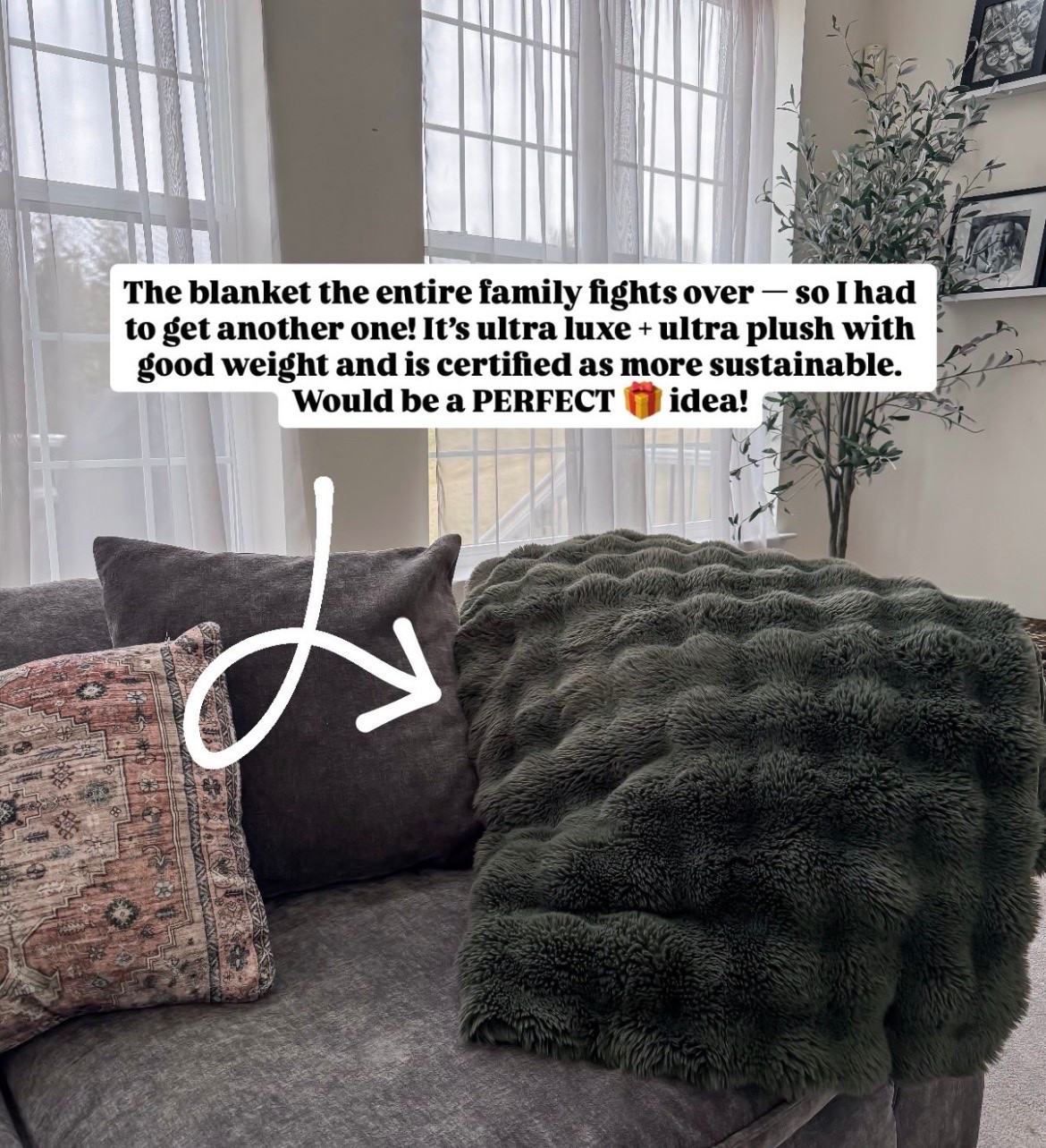 This blanket is a perfect gift idea! 🎁