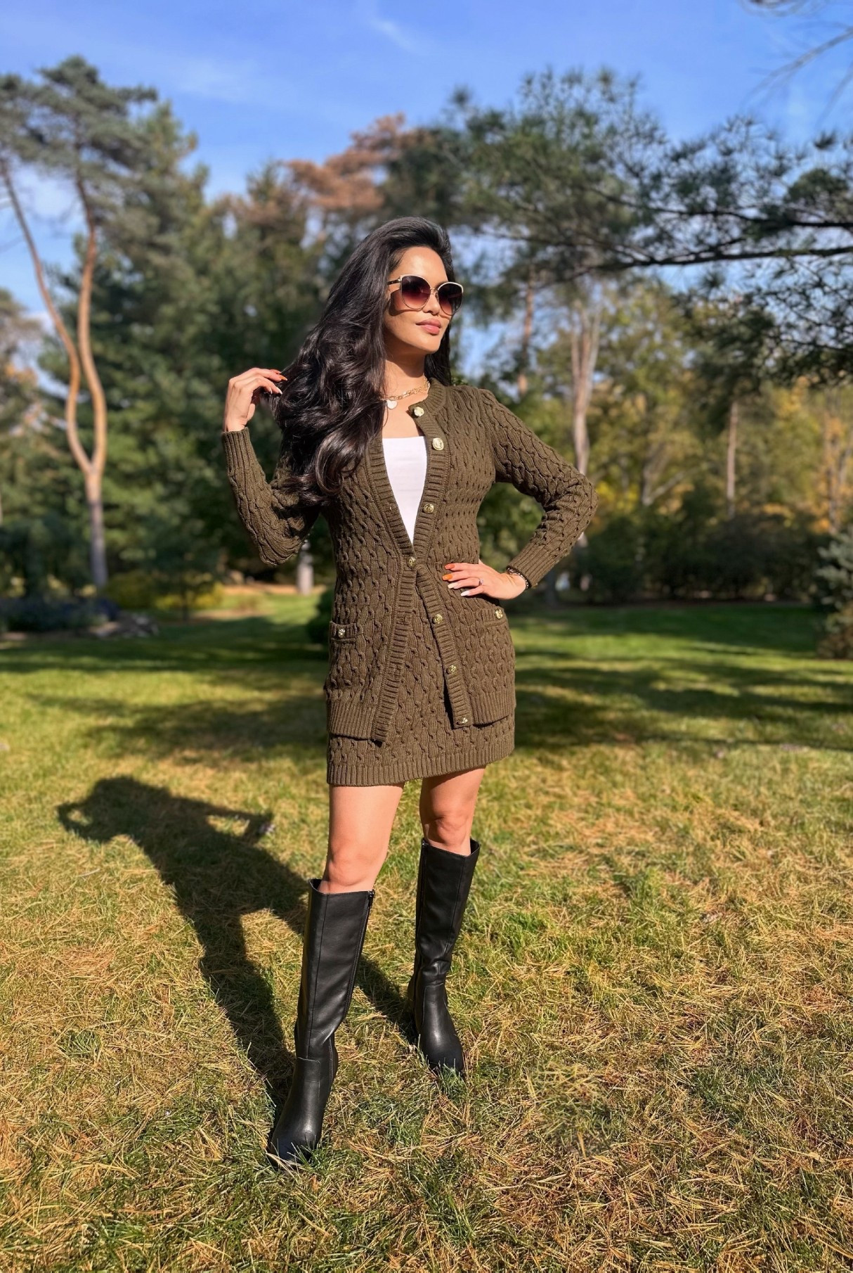 Cute outfit for Fall! Cable knit cardigan and matching pencil skirt from White House Black Market. #whbm

I’m wearing size Petite XS is the cardigan and the skirt is size XXS. 

#LTKSaleAlert #LTKSeasonal #LTKPetite