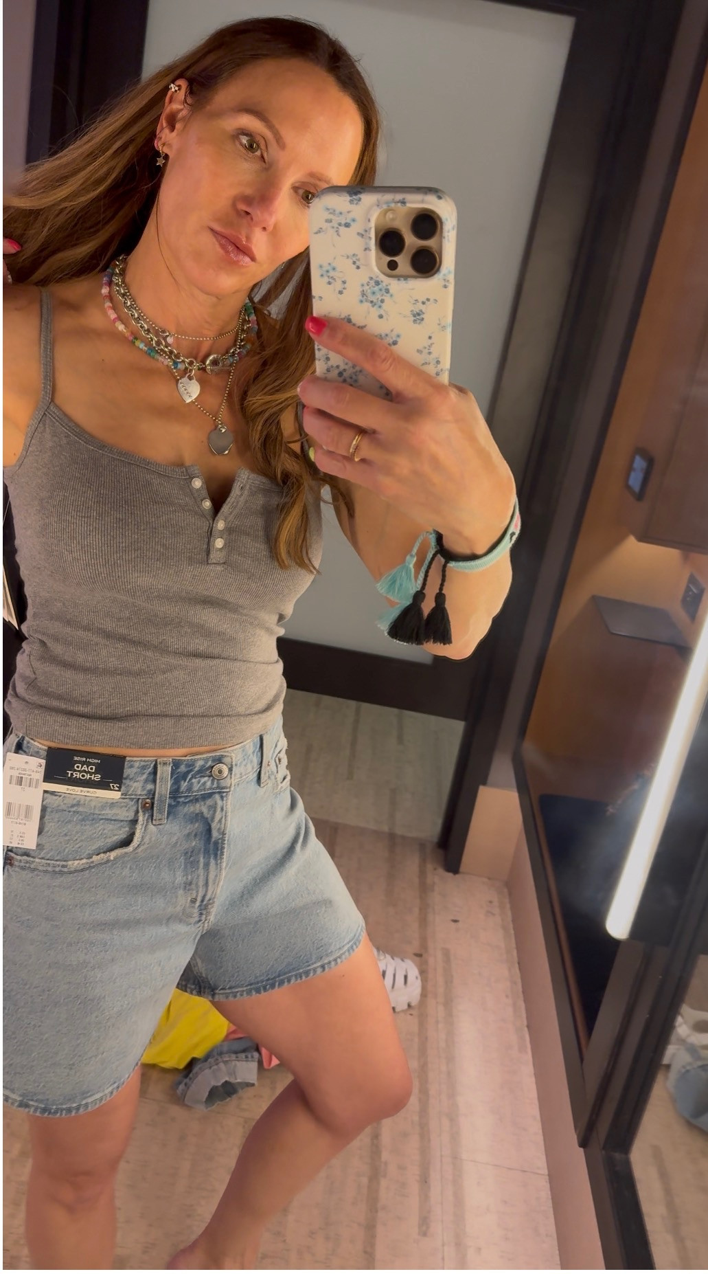 Refreshed some summer things i needed with some new @Abercromvbie! Im obsessed with these bra free tanks! 




ootd, haul, new arrivals, abercrombie, shopping day, girls day, outfit inspo 

 #LTKootd #LTKmomlife #LTKSeasonal