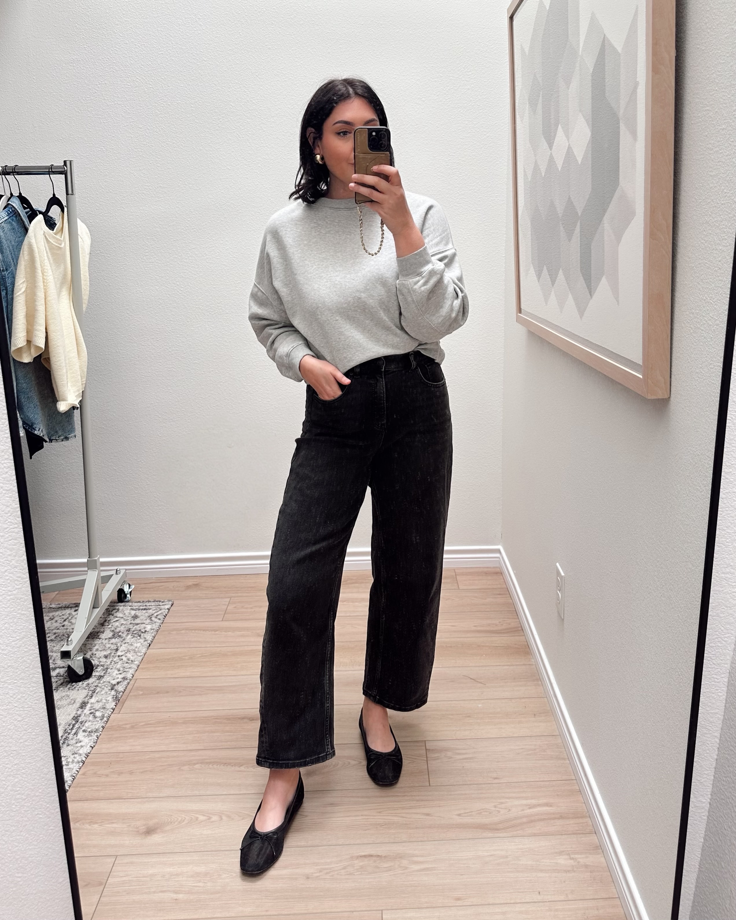 I’ve owned this sweatshirt since last December but I thought I’d share it here! It’s a nice foundational piece in my closet that I tend to reach for a lot. It’s a standard fit sweatshirt and not too warm. It’ll be nice to have through the spring. 

I’m in the medium, fits regular, true to size.

I'm in the large of the @Spanx barrel but the mediums would fit me best! Highly recommend these jeans! 

 