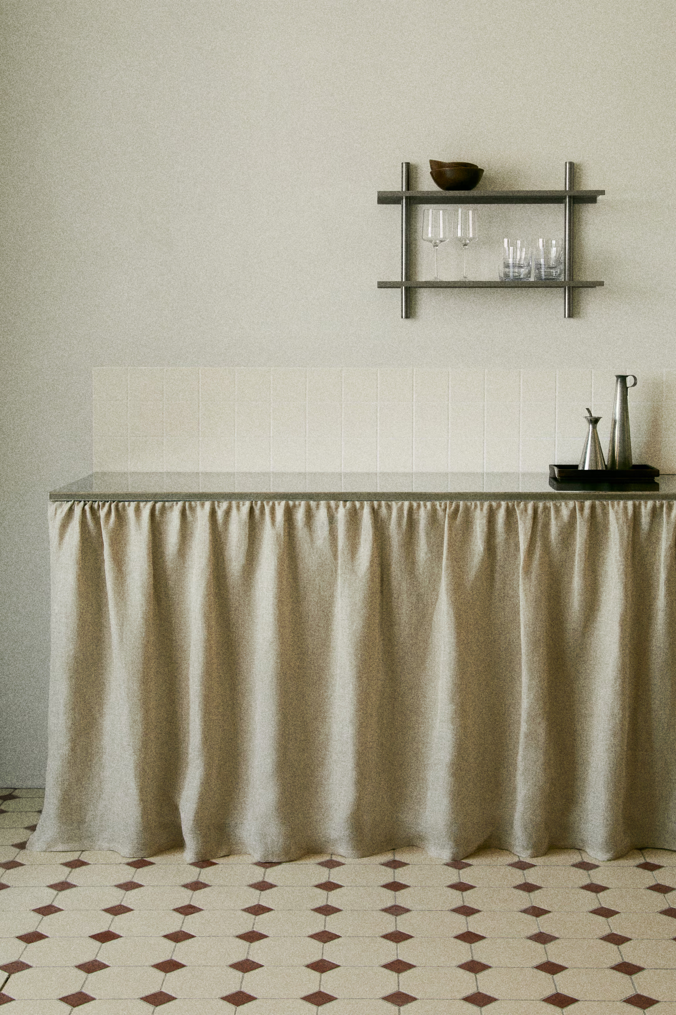 Metal wall shelf | H&M (UK, MY, IN, SG, PH, TW, HK)