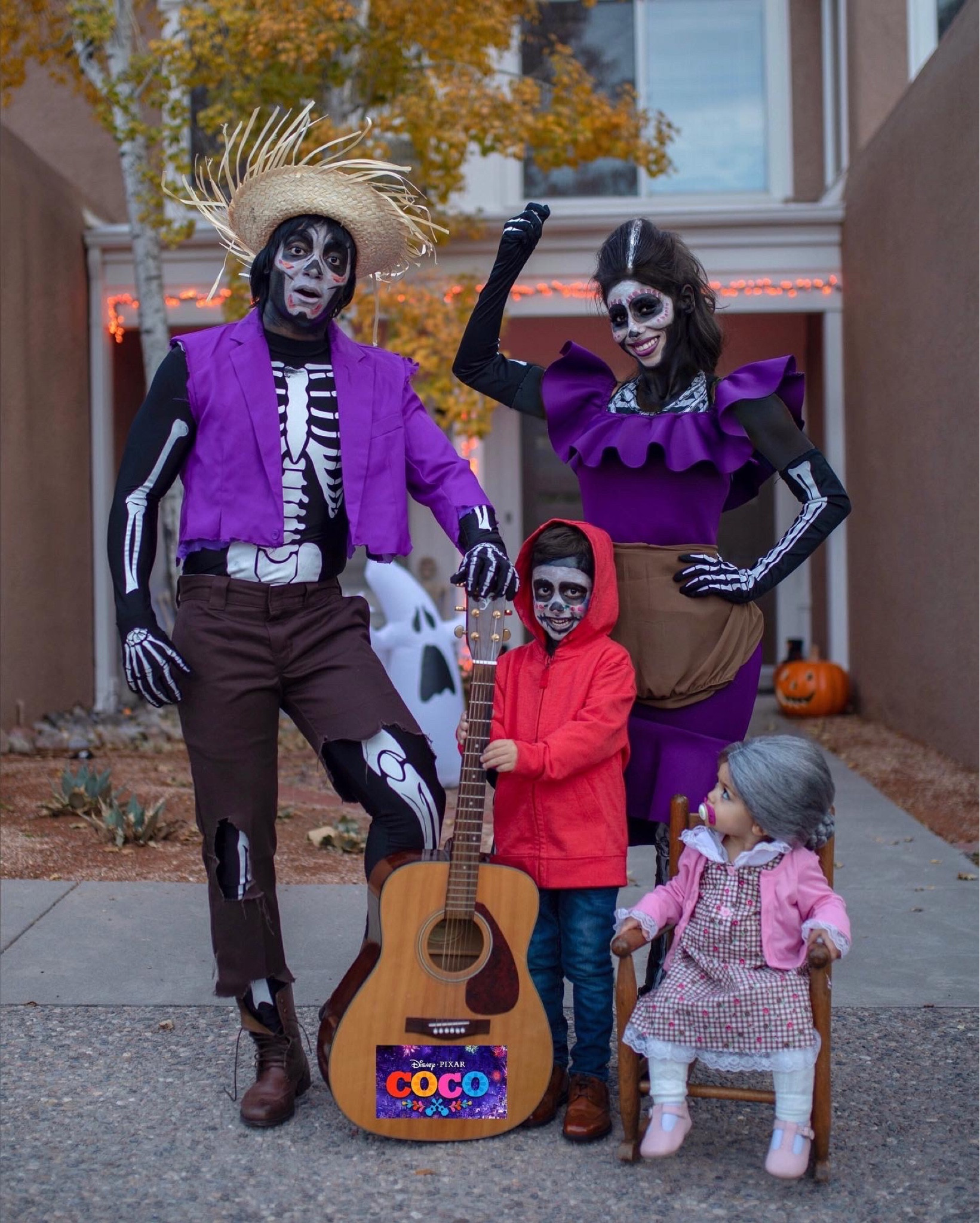 Family Halloween costume ideas #halloweencostume #costume #familyhalloweencostume #familycostume #avatar #disney 