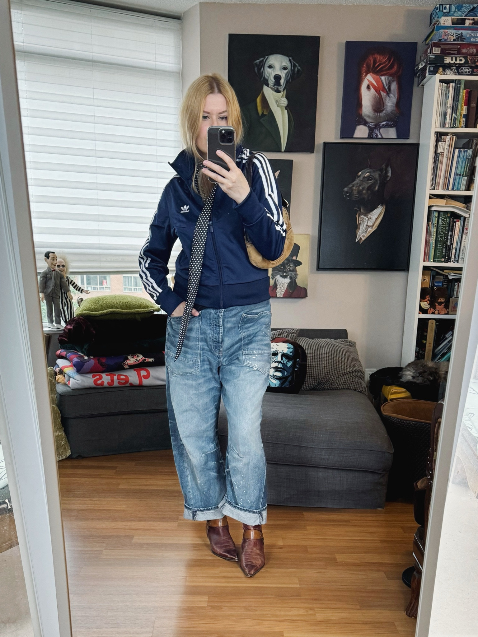 I bought some skinny scarves. 
Bag and boots are vintage/secondhand

 •
#falllook  #falltrends #torontostylist #StyleOver40  #secondhandFind #fashionstylist #slowfashion #FashionOver40  #MumStyle #genX #genXStyle #shopSecondhand #genXInfluencer #genXblogger #secondhandDesigner #Over40Style #40PlusStyle 

#LTKStyleTip #LTKOver40 #LTKFindsUnder100