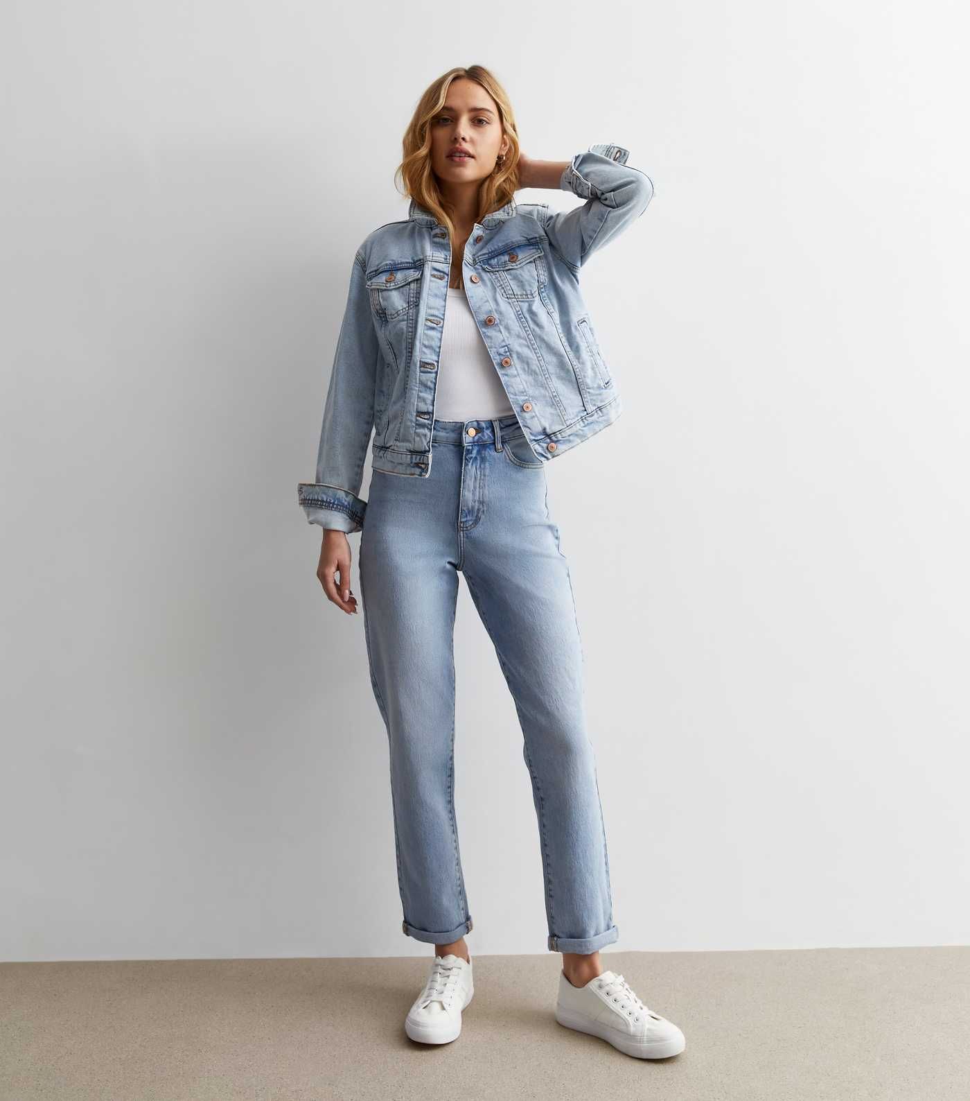 Light Blue High Waist Tori Mom Jeans | New Look | New Look (UK)