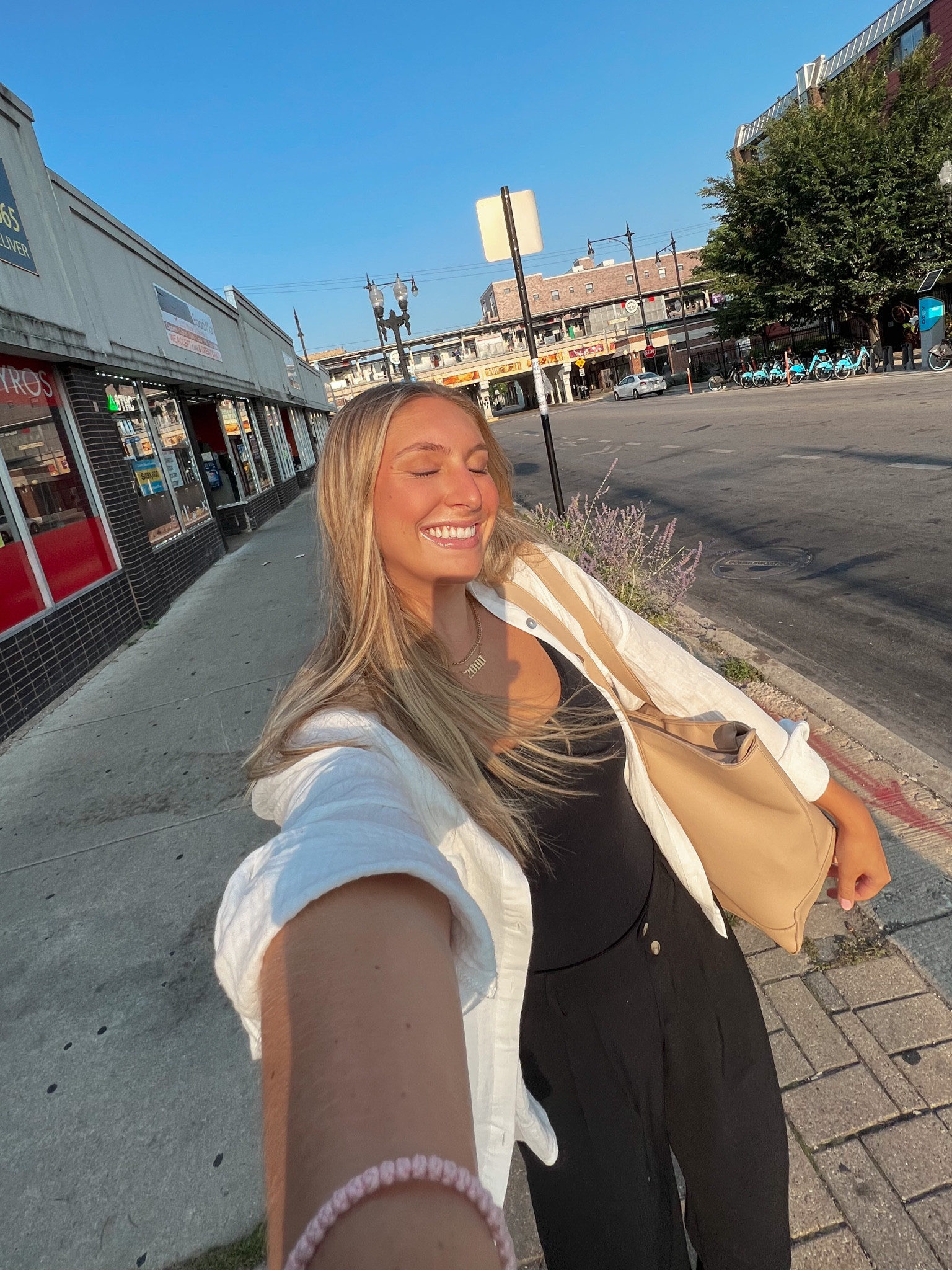 Work fit today 🖤
Top: Small
Pants: Medium