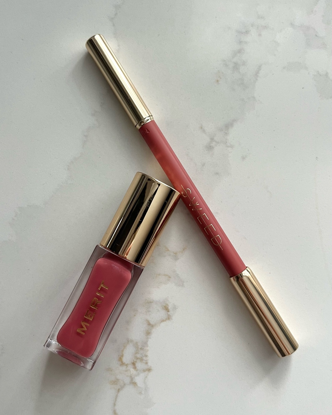 My current lip combo
Sweed Dream Bigger lip liner
Merit Pointelle tinted lip oil

#LTKeurope #LTKbeauty #LTKfindsunder50