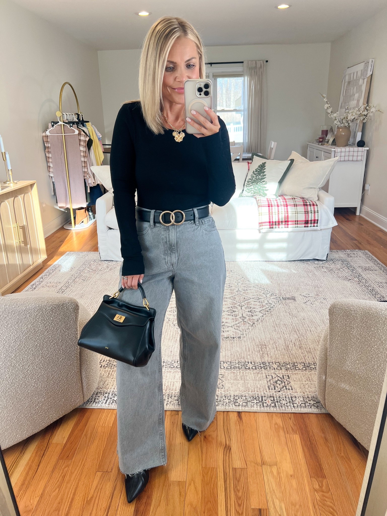 The perfect date night outfit!❤️
I am loving these new wide leg jeans that have snaps to snatch in the waist but not too tight on the thighs! Get 10% off with code LOVE10SGIVL (valid 1.26-2.15)


Amazon finds, Amazon fashion, date night outfit, wide leg jeans, baggy wide leg jeans, adjustable waist jeans, trendy denim, petite style, midsize fashion

#LTKPetite #LTKootd #LTKMidsize