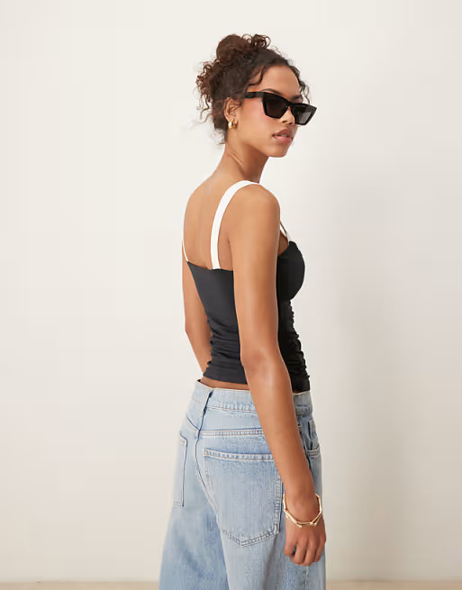 Abercrombie & Fitch sweetheart neckline contrast top in black and white | ASOS | ASOS (Global)