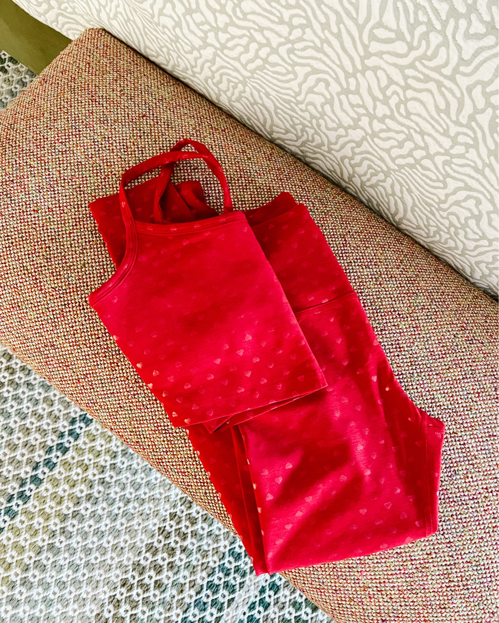 A hearty set, for a hearty workout ♥️🤸🏼‍♀️

Y’all know I love a Beyond Yoga set.. & this one was an immediate order - took a Small in both pieces!! 

#workoutset #valentines #valentineootd #pairswellwith #hearts #LTKFindsUnder100

#LTKValentine #LTKfitnessgoals #LTKActive