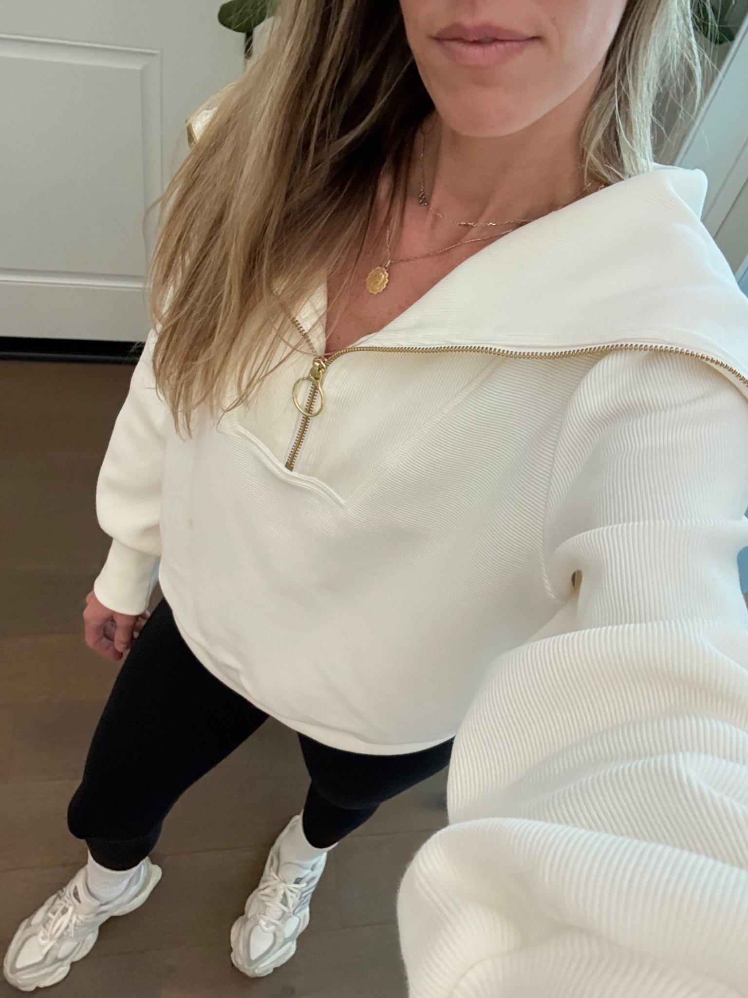 What I wore today ❤️ 

Varley, Revolve, black leggings, Abercrombie, everyday outfit, casual everyday outfit, school drop off outfit, running errands outfit, black and white outfit, fall outfits for women, mom style, everyday mom outfit, mom on the go, sport mom outfit 

#LTKootd #LTKgrwm #LTKmomlife