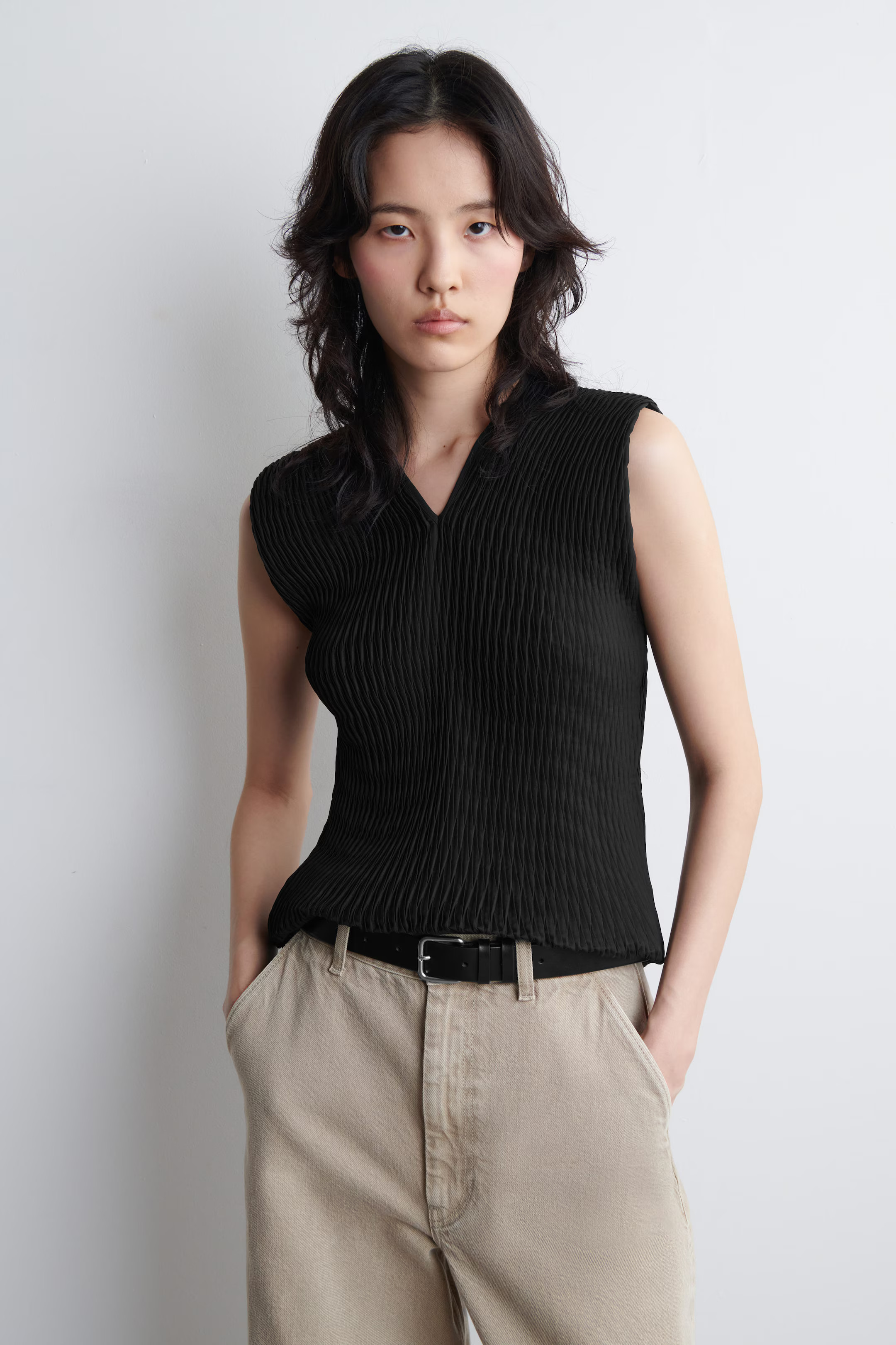 PLEATED V-NECK TOP - BLACK | COS | COS (EU)