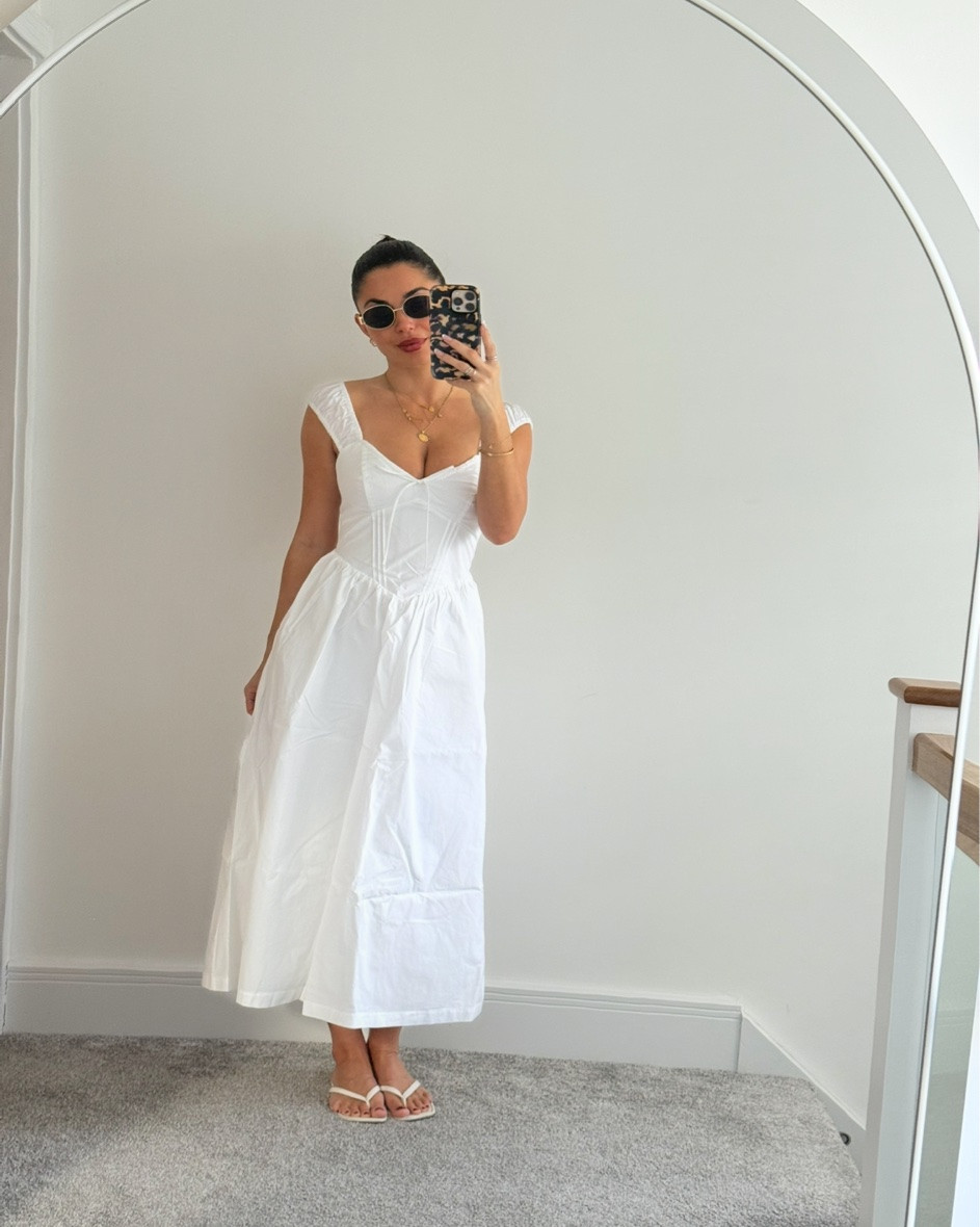 Huge will always be my fave colour for summer #whitesundress #summerdress #whitedress #sundress #summeroutfits #petitedress

#LTKsummer #LTKdresses #LTKuk