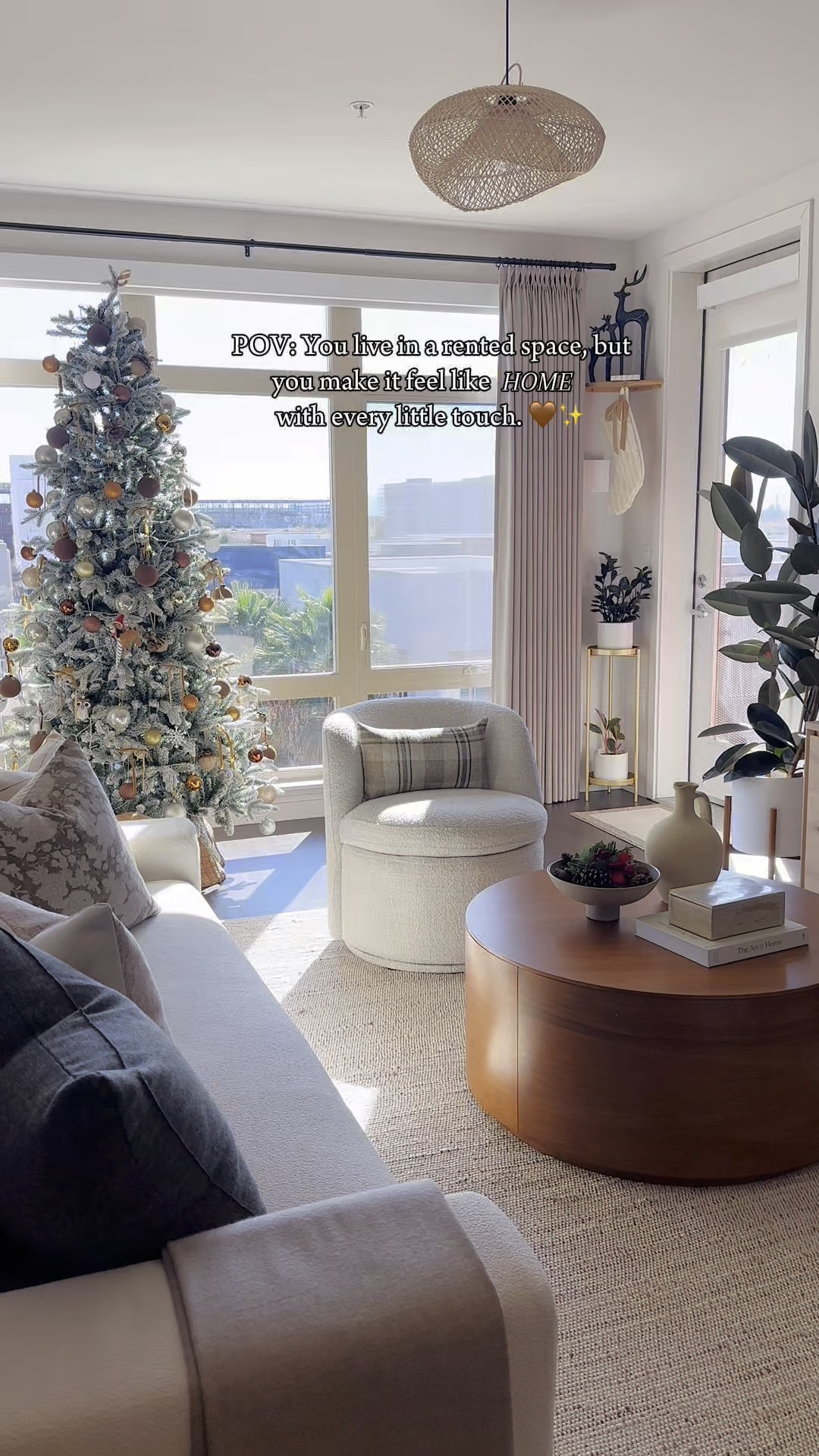 Neutral Home Views! 🤎✨

#rentedspace #neutralhome #cozychristmas #christmasviews #neutralchristmas #cozyhome

#LTKHoliday #LTKHome #LTKSeasonal