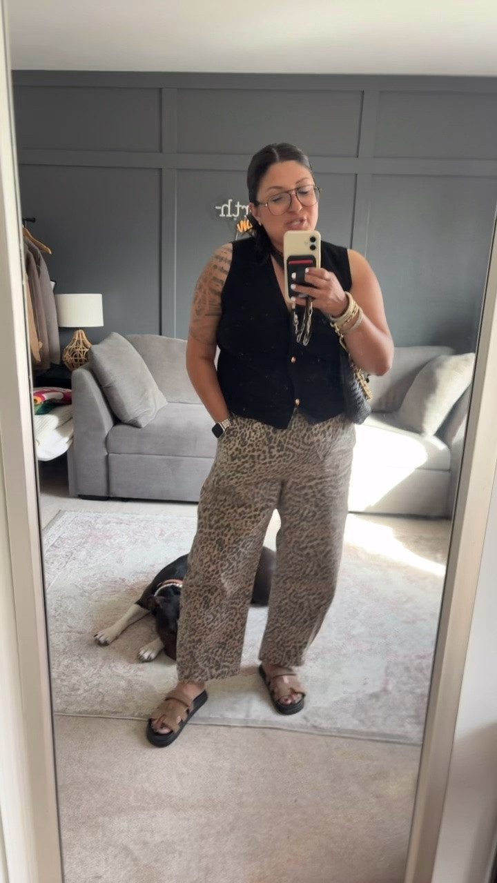 Today’s ootd:
Amazon vest - XL
GAP Factory pants - L
Steve Madden sandals
Clare V crossbody 
@onequince @Steve Madden US @gapstyle 

#LTKMidsize #LTKOver40 #LTKSaleAlert