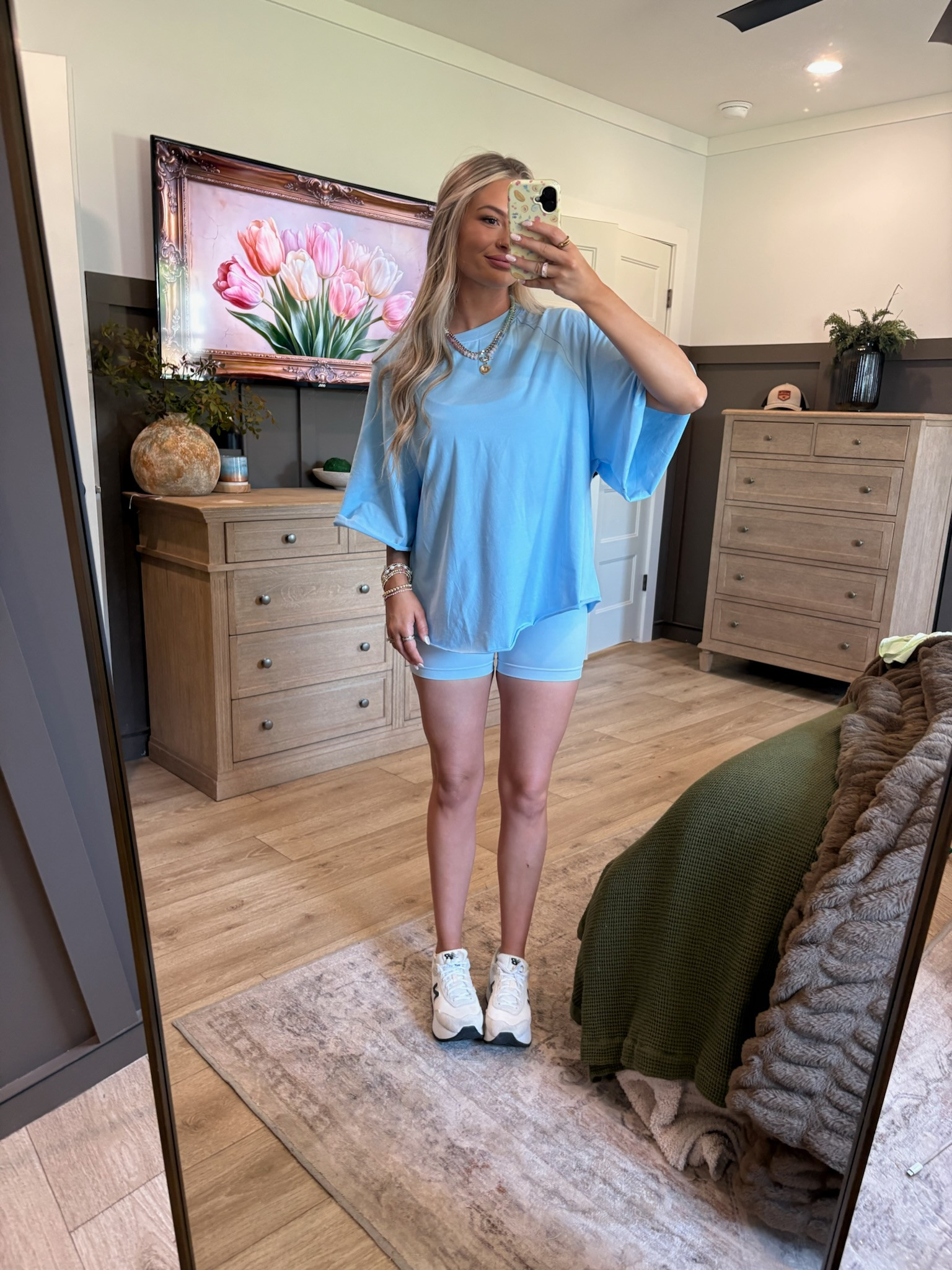 Been loving a comfy oversized shirt lately! I get all mine from amazon!

#LTKootd
