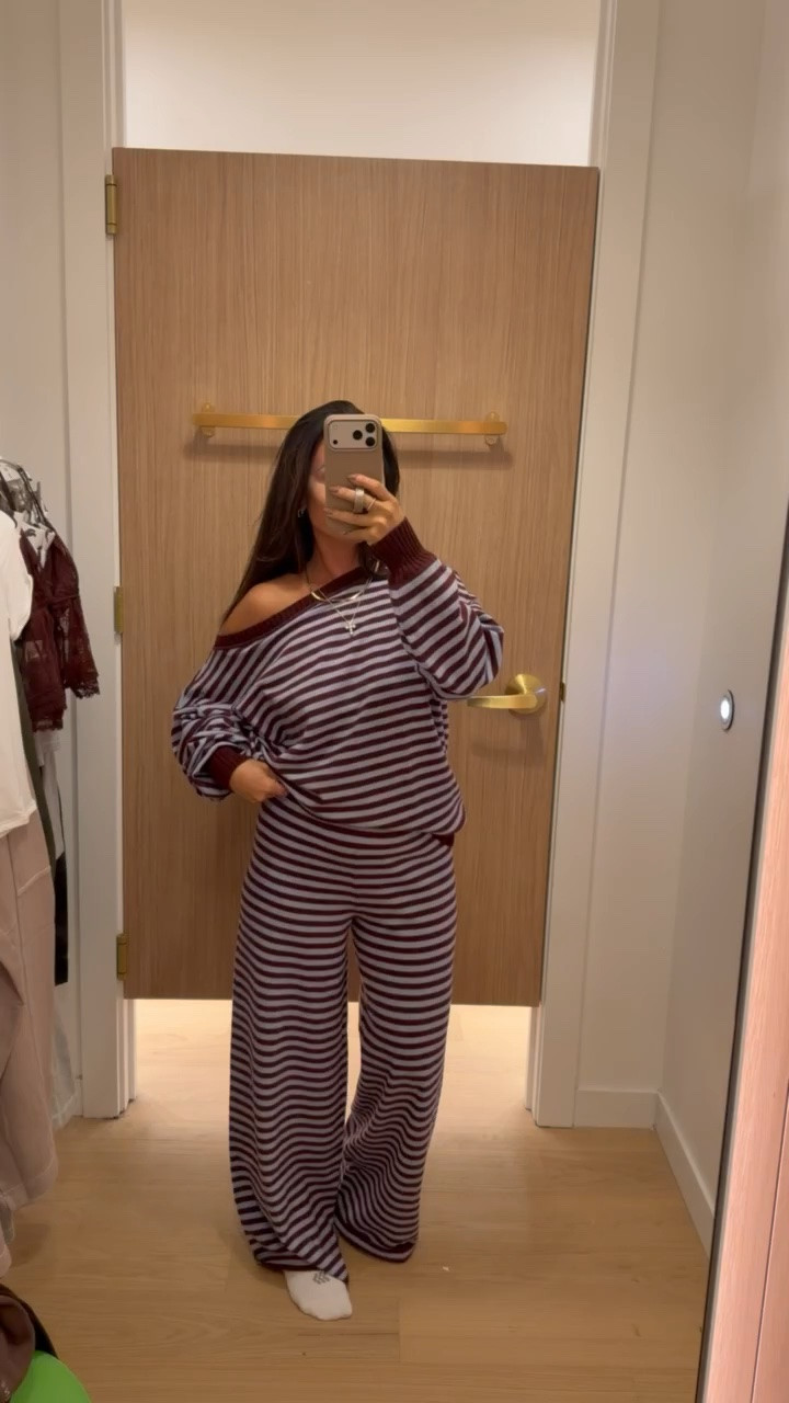 Mixed berry stripe off the shoulder set 🍇🫐

#LTKootd #LTKgrwm #LTKdayinmylife