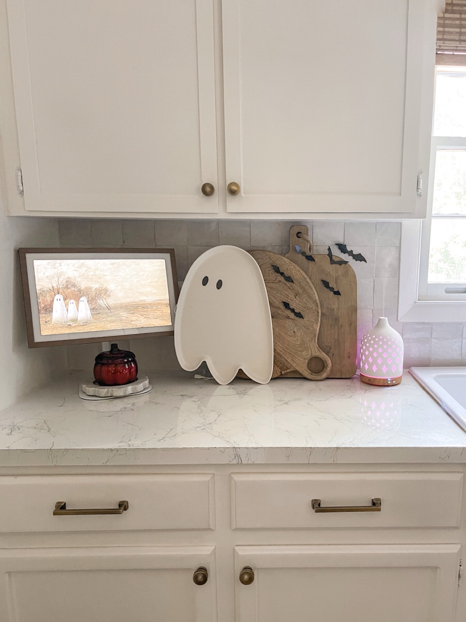 Fall and Halloween diffuser blends and diffuser with 7 hour continuous run time, timer and 7 color options 

#LTKSeasonal #LTKStyleTip #LTKHome