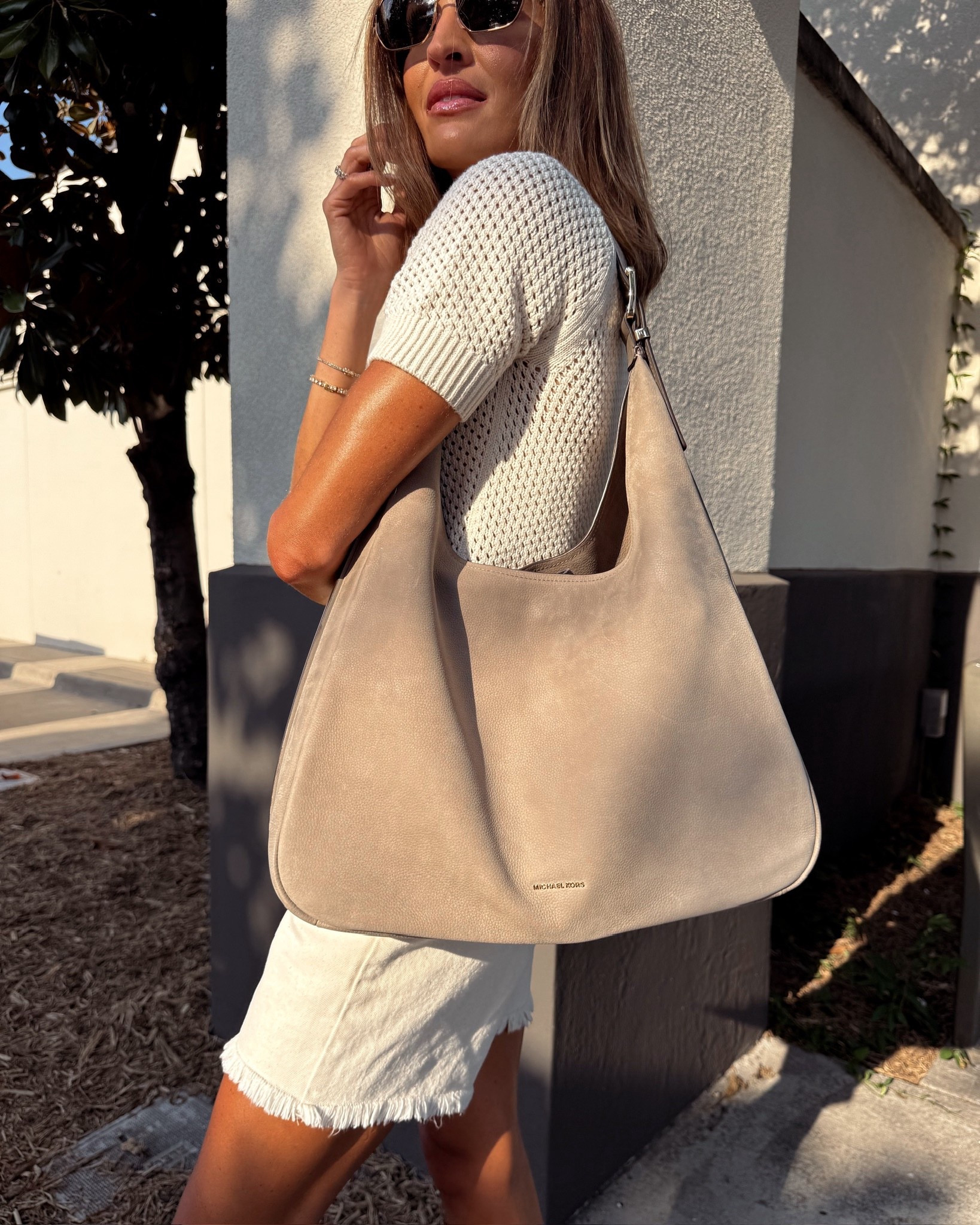 the perfect fall bag does exist 😍 !! the fall @michaelkors accessories at @dillards are STUNNING. #mkpartner