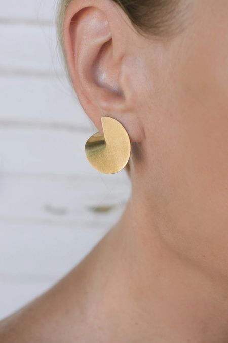 Love finding unique earrings 💫

Moderne earrings, statement earrings, minimalist earrings, cool earrings 

#LTKFind #competition

#LTKunder50 #LTKunder100 #LTKFind