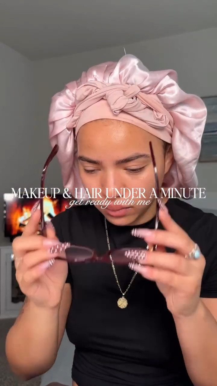 makeup & hair under a minute 🎀✨❤️
all products are linked on my LTK & SHOPMY in my bio :))

#grwm #grwmreel #makeup #curlyhair #curlyhairstyles #getreadywithme #makeuproutine #grwmreels