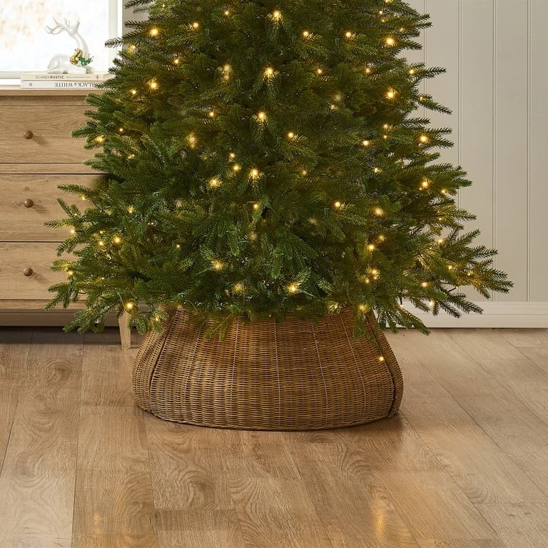 This will definitely be a sellout!

Christmas tree collar
My Texas House
Christmas tree
Christmas decor
Walmart find

#LTKSeasonal #LTKHome