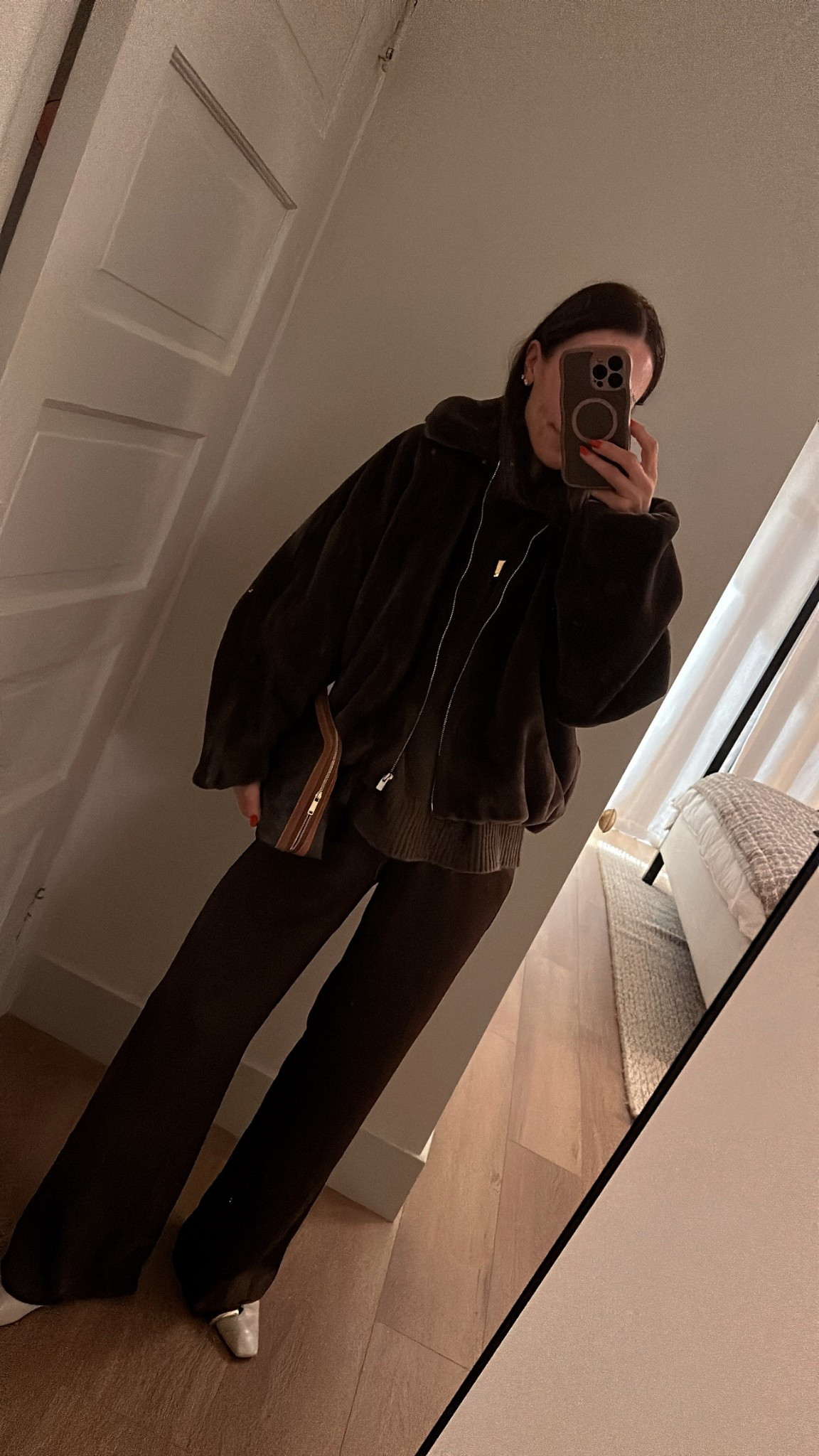 Chocolate brown layers for festive holiday drinks 

#LTKPetite #LTKOver40