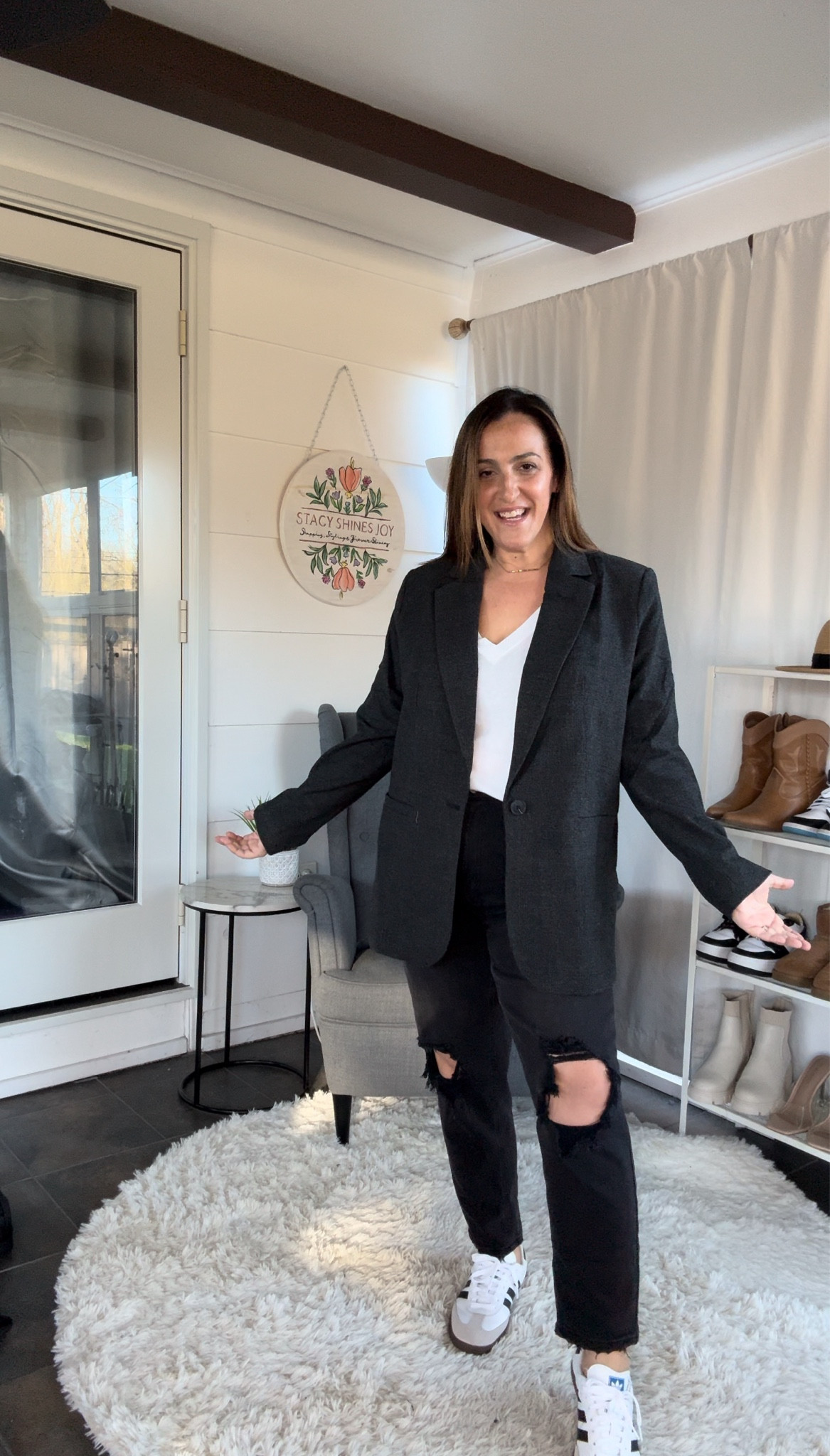 Blazer 4 ways! Love this one! I’m wearing a large and it’s perfect! 

#LTKmidsize #LTKfindsunder50 #LTKstyletip