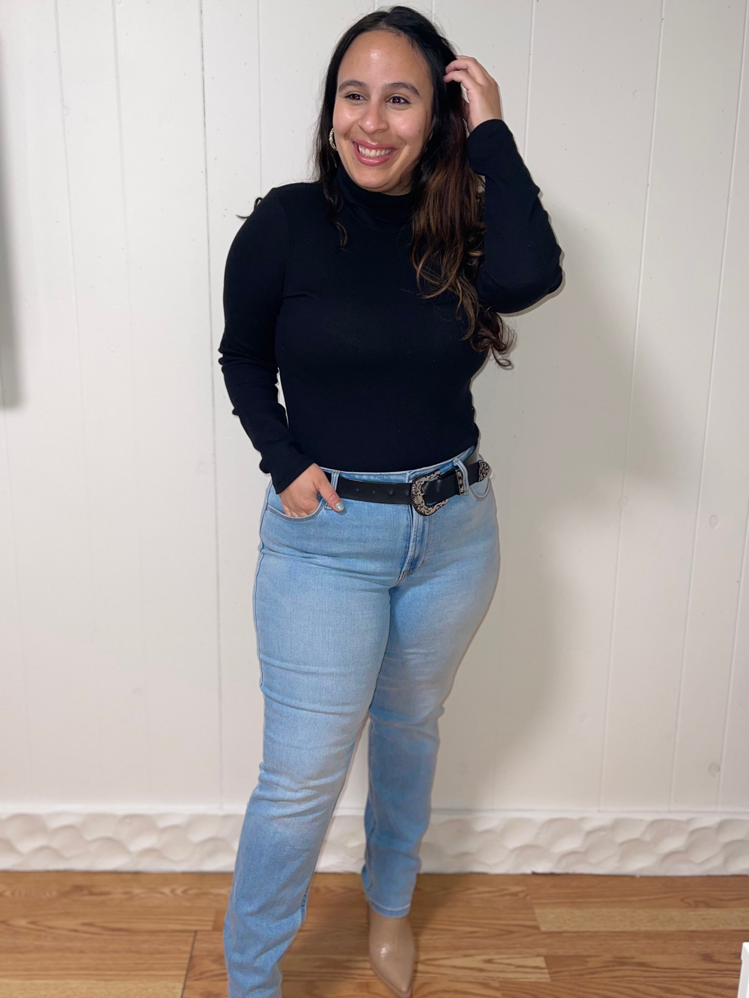 Day 3 of 10 for my transitional outfits series! 🥰

Hope you are enjoying it! 3 for 3 with Old Navy jeans 🤩 and they’re also on sale for $32!!

All items or similar funds are linked 💗 

#ltkstyletip #momstyle #sahm #transitionalwear #ltkseasonal #oldnavy #nastygal #asos #midsize #midsizeoutfit

#LTKunder100 #LTKFind #LTKsalealert