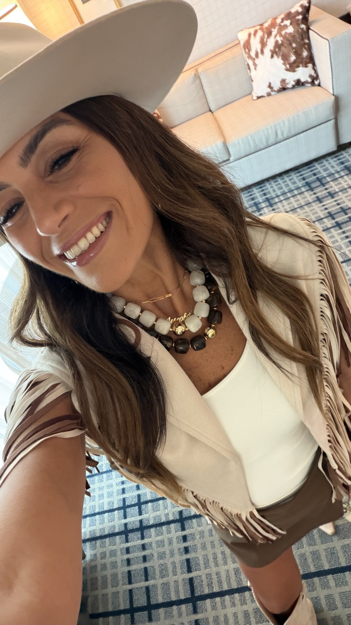 🤠LTKcon Check In

🤎15% off Shrug w/code: JOSEPHA15

#LTKdayinmylife #LTKCon #LTKgrwm