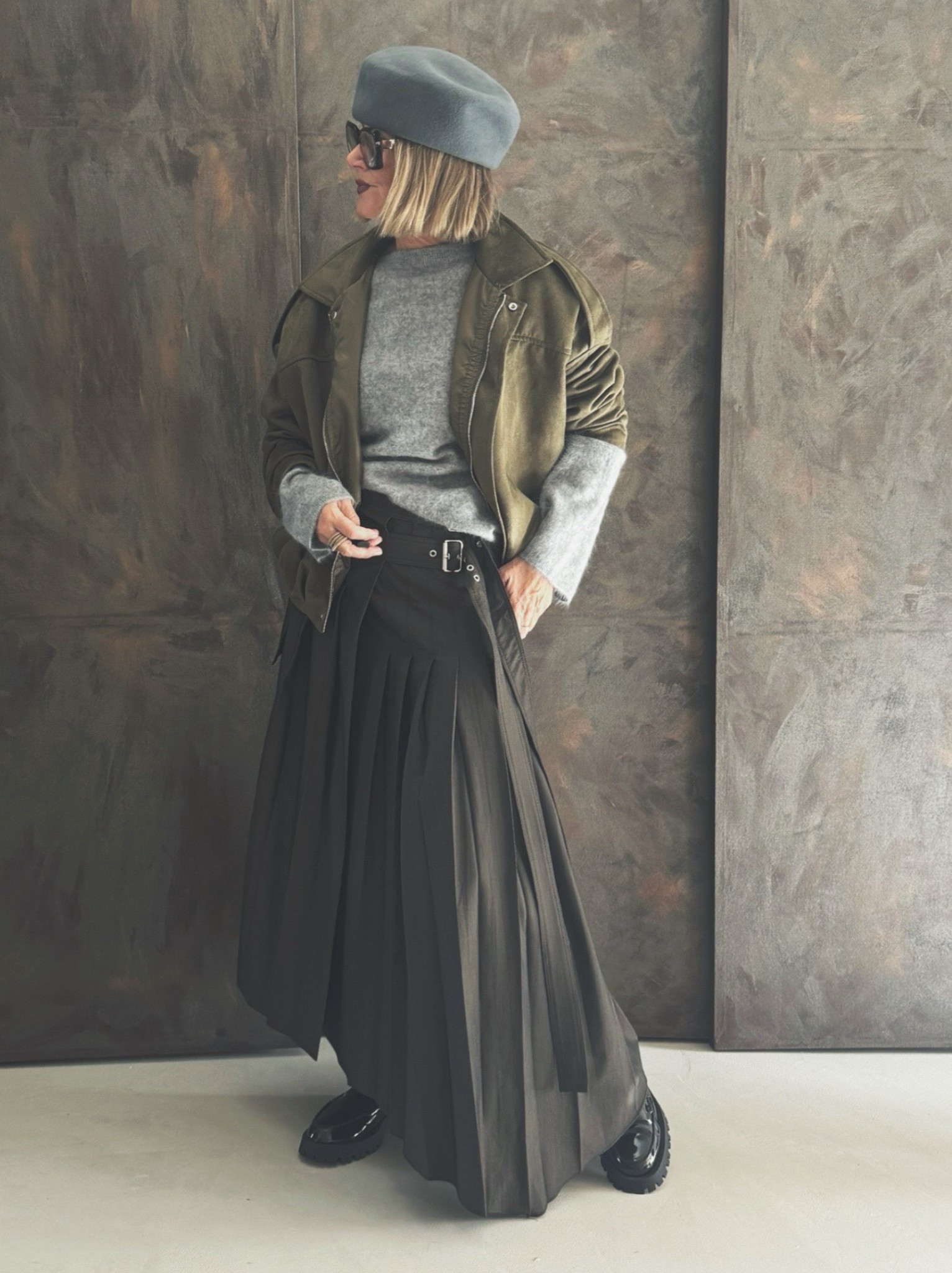 Maxirock in m braun 🤎kombiniert mit grau 🩶 und Khaki 

#LTKCyberWeek #LTKwinter #LTKautumn