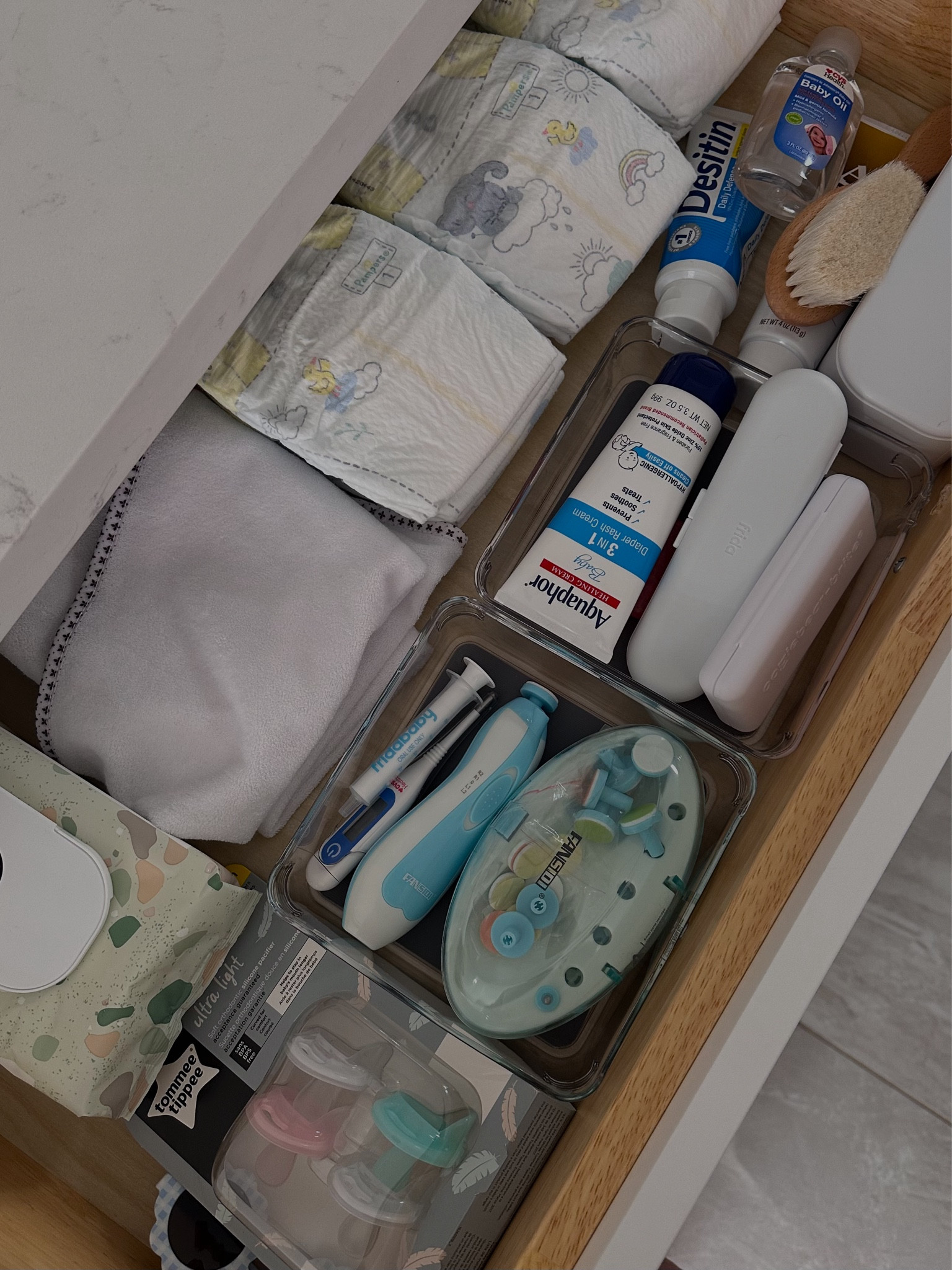 Baby essentials 🧸 

#babyessentials #babymusthaves #babyorganization #fridababy 