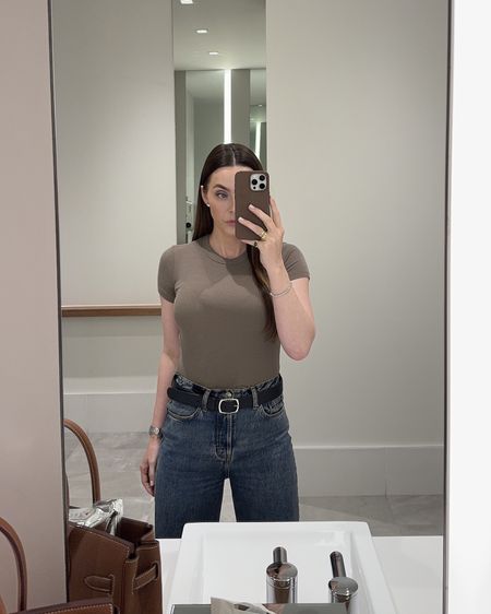 Podcast outfit 🖤 Wearing Derocco jeans and The Row belt but linked similar