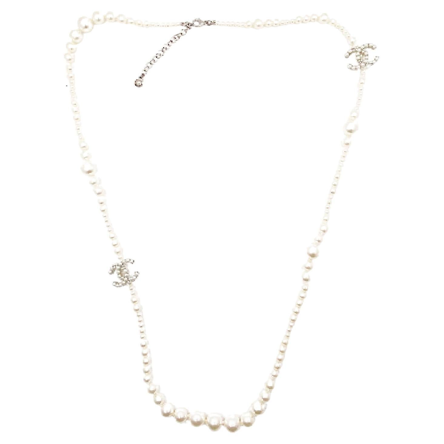 Chanel Silver CC Bubble Pearl Pearl Necklace | 1stDibs