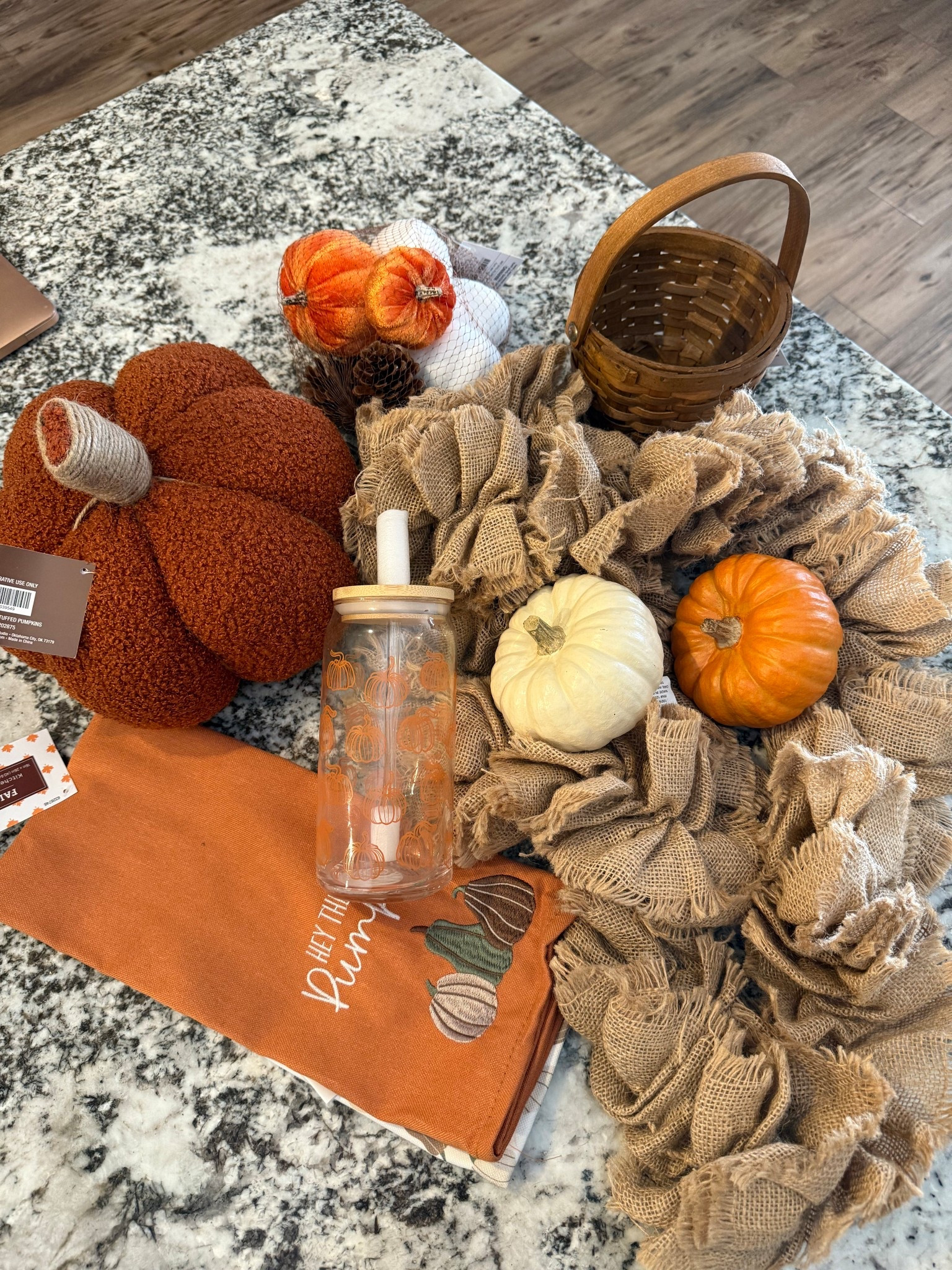 Some of my current affordable fall decor🍁🔥🎃🏈

Home decor, fall decor, affordable home decoration, pumpkins, garland, fireplace decoration, mantle decoration, seasonal, orange, cheap holiday finds
#LTKFallSale

#LTKHome #LTKSaleAlert #LTKSeasonal