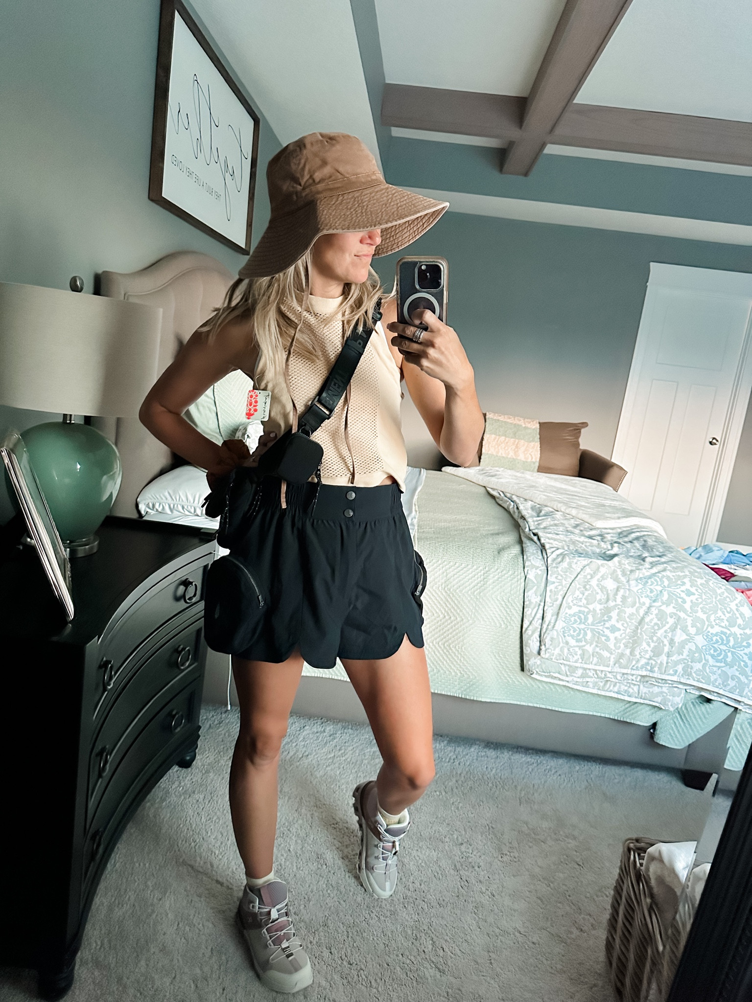 Going on a bear hunt 🐻 

Hiking
Slingbag
Hiking shorts
Hiking boots 
