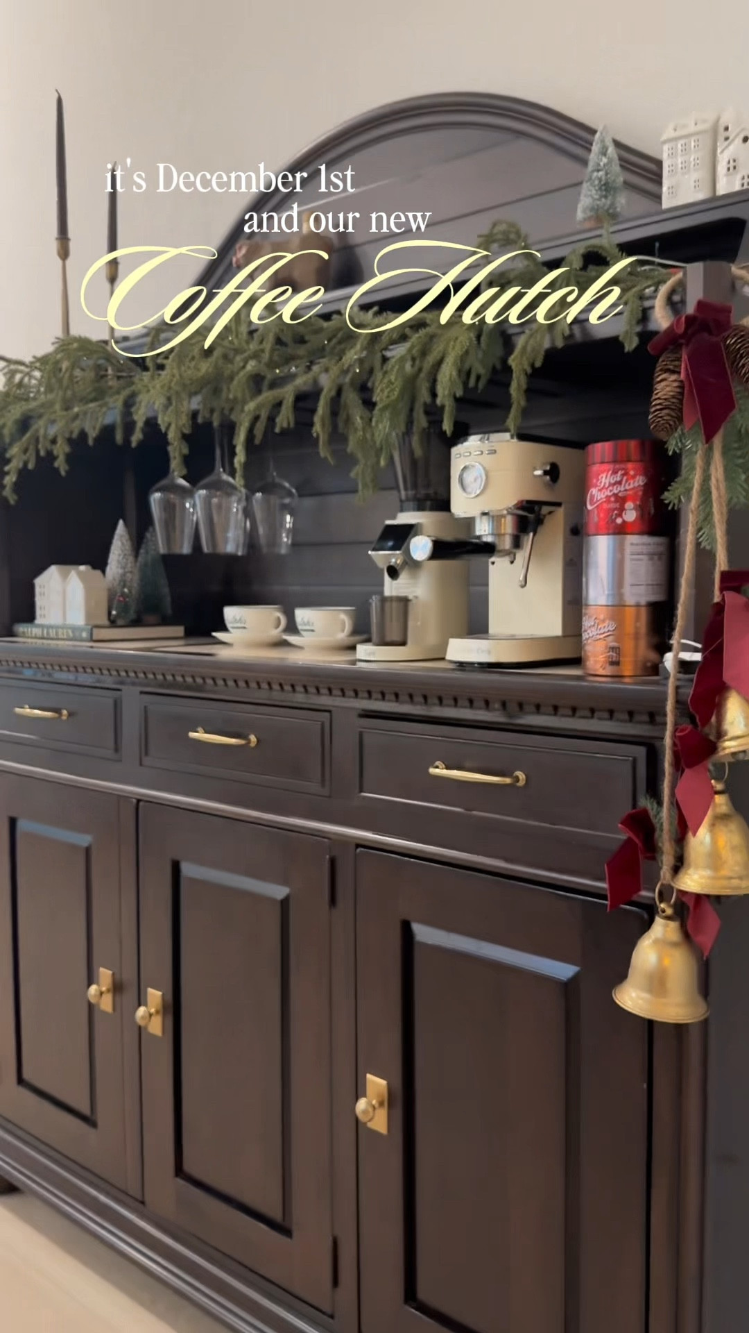 Cyber Monday + holiday coffee bar makeover ☕🎄✨ Amazon deals came through!
@amazon#cybermondaydeals
#cybermondayfinds
#amazonfinds
#amazonhome
#amazonfavorites
#holidaydecor
#holidayseason
#christmasdecor
#coffeebarstyling
#coffeebarideas
#coffeebardecor
#kitchenstyling
#festivehome
#christmashome
#holidayhomedecor
#amazonholiday
#holidayaesthetic
#cozyhomevibes
#homesweethome
#ltkhome
#ltkfinds
#homedecorinspo