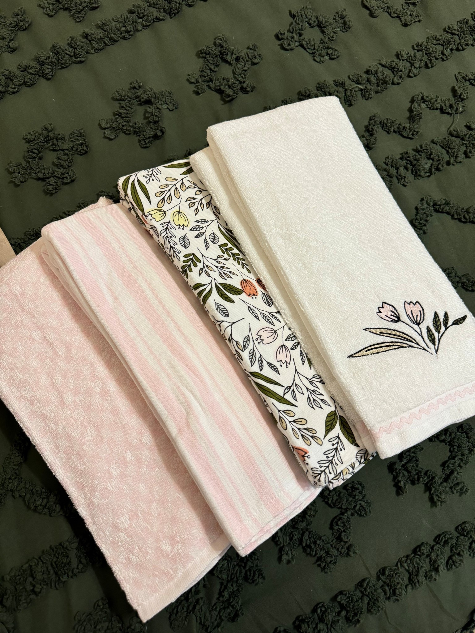 Another Sam’s find! 8 pack of kitchen towels for under $12! Love the spring vibe! 
