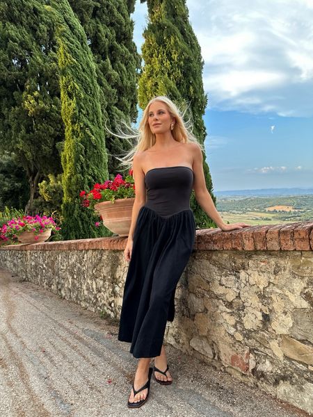 European Vacation Looks! 

Dinner in Tuscany 🍷🍇 Small in my dress and shoes are tts. #kathleenpost #italy #tuscany #winery